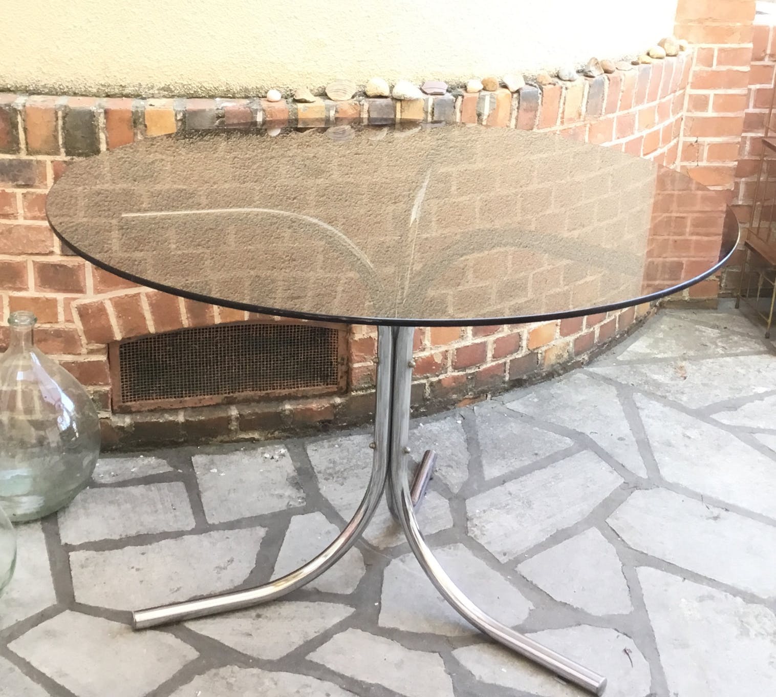 Dining roundtable, 1970