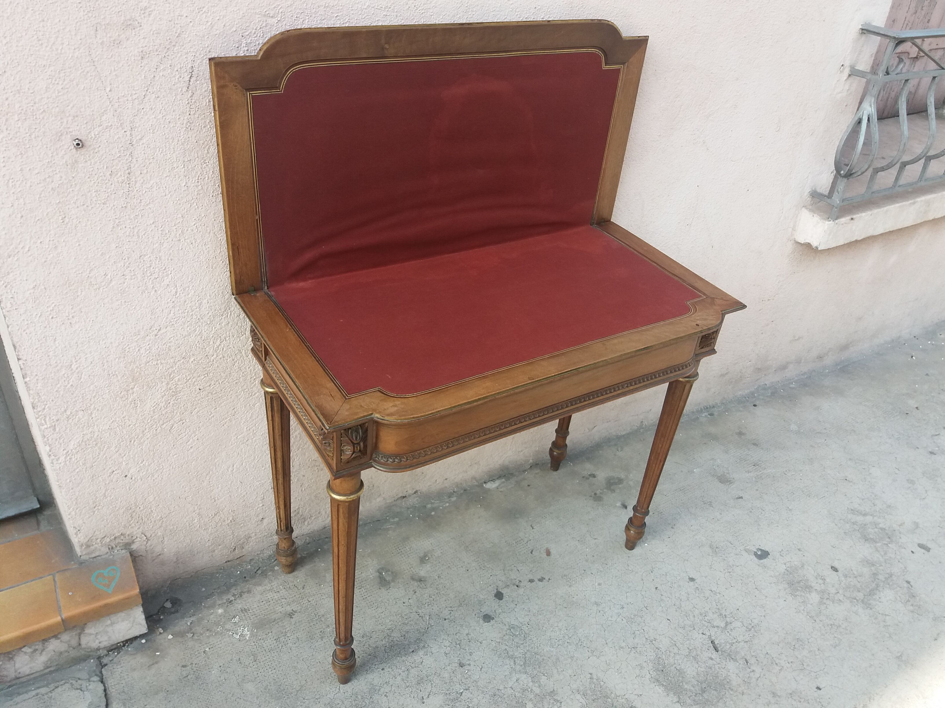 Console and table game at the end of the XIX century Walnut
