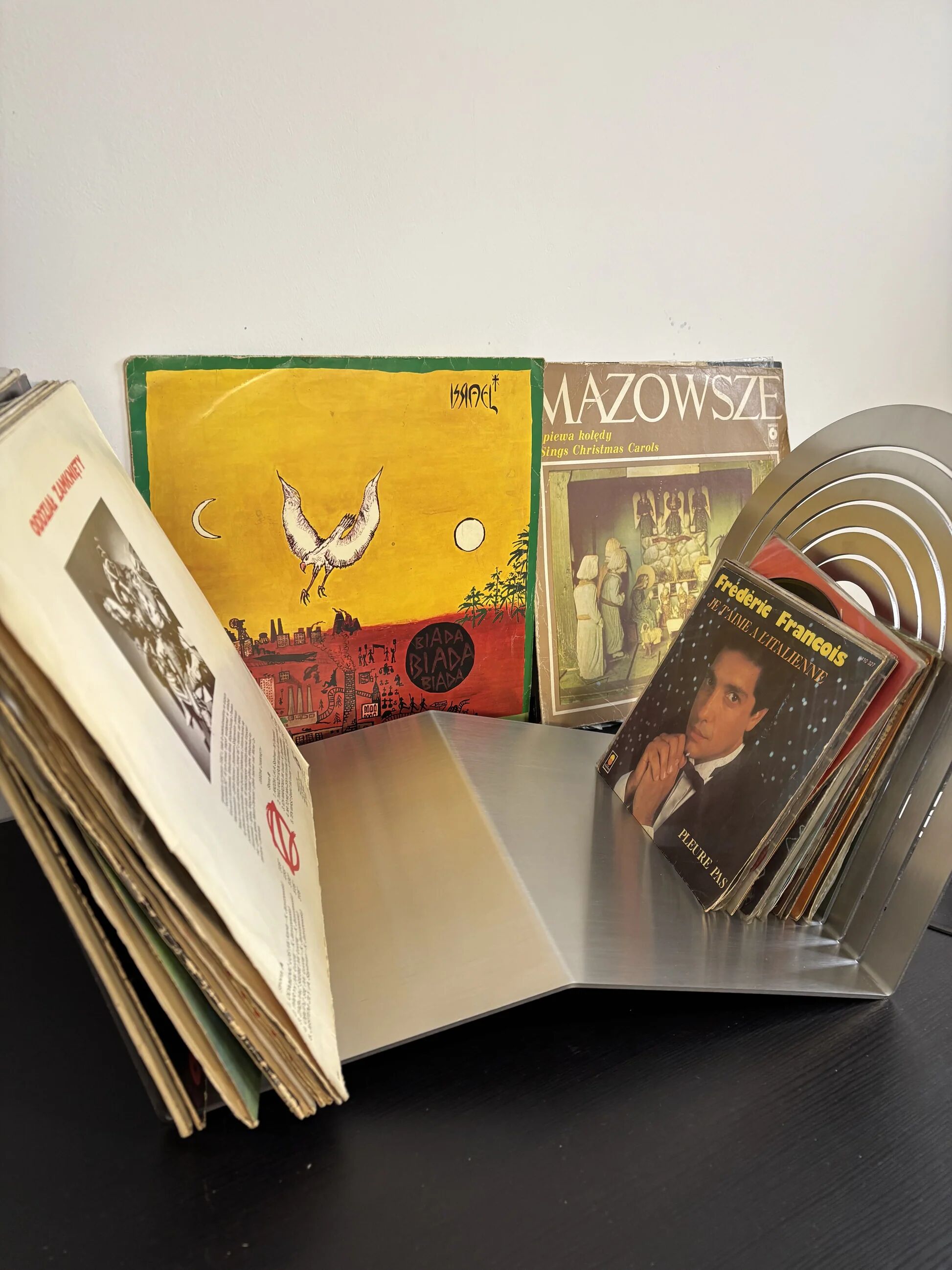 Support de disque vinyle en acier inoxydable brossé Veliento "Arc Wave"