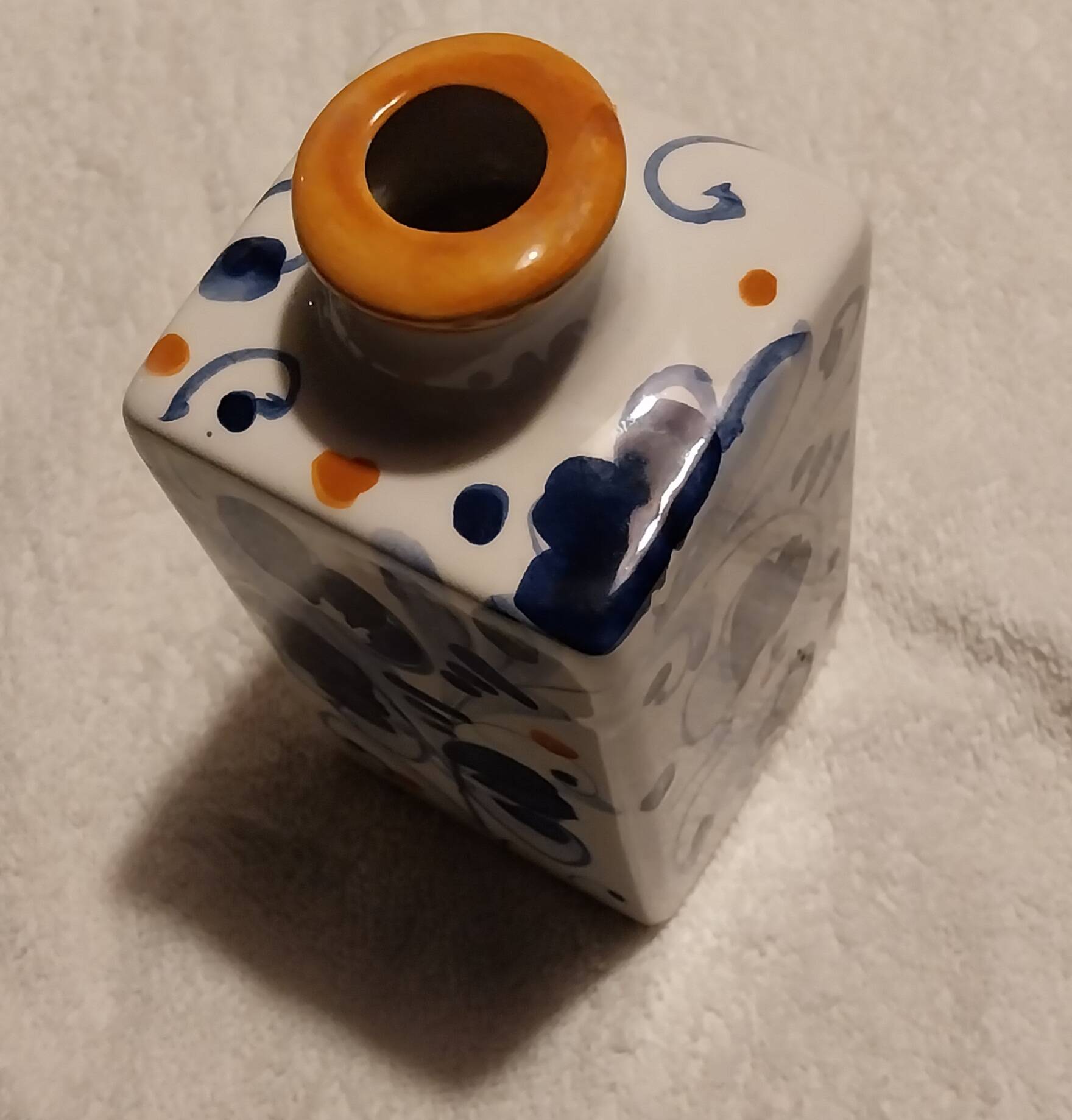 Ceramic bottle pot with flower pattern for home decor