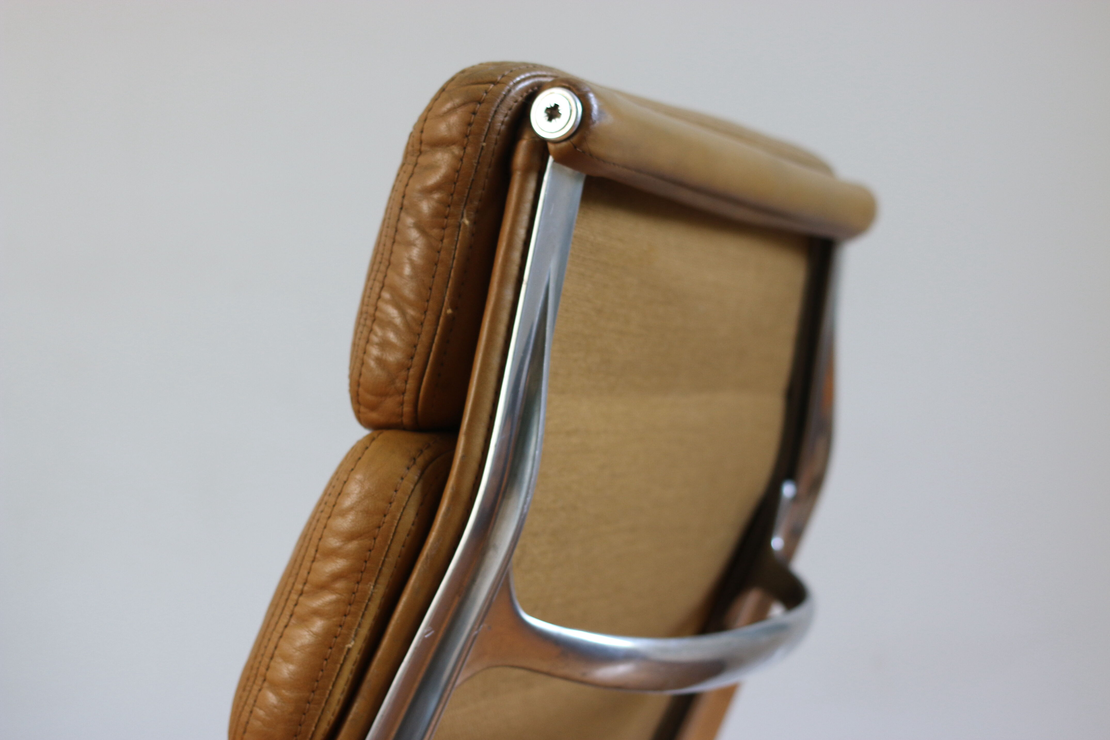 Softpad armchair EA216 by Charles & Ray Eames Herman Miller edition 1970