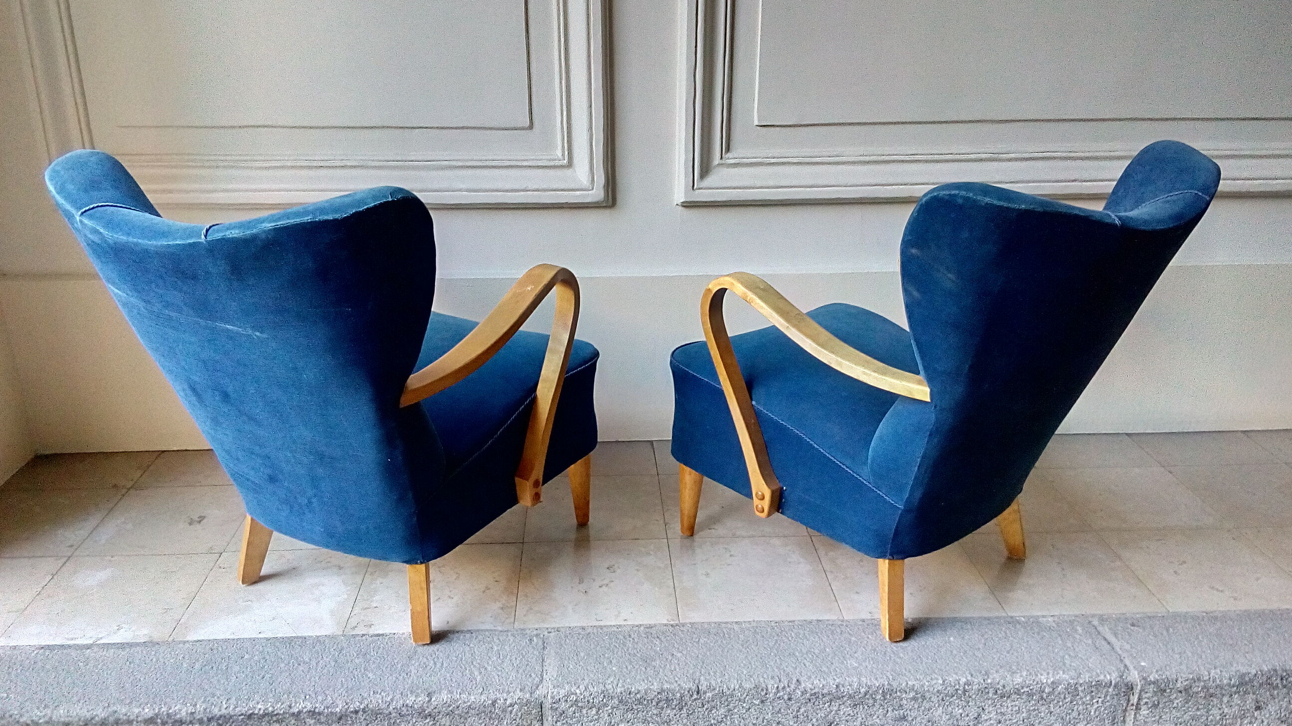 Pair of wing chairs flesh Scandinavian Danish 50s 60s blue
