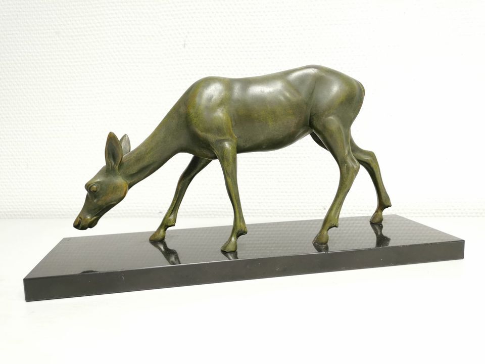 élégante Statue Art Déco Biche Régule patine verte