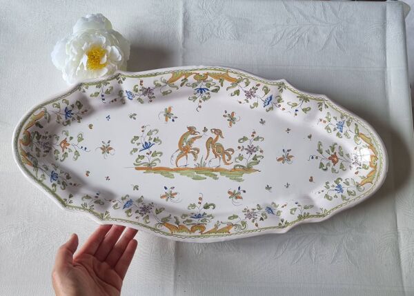 Grand plat ovale en faïence de Martres Tolosane, modèle « Moustiers »