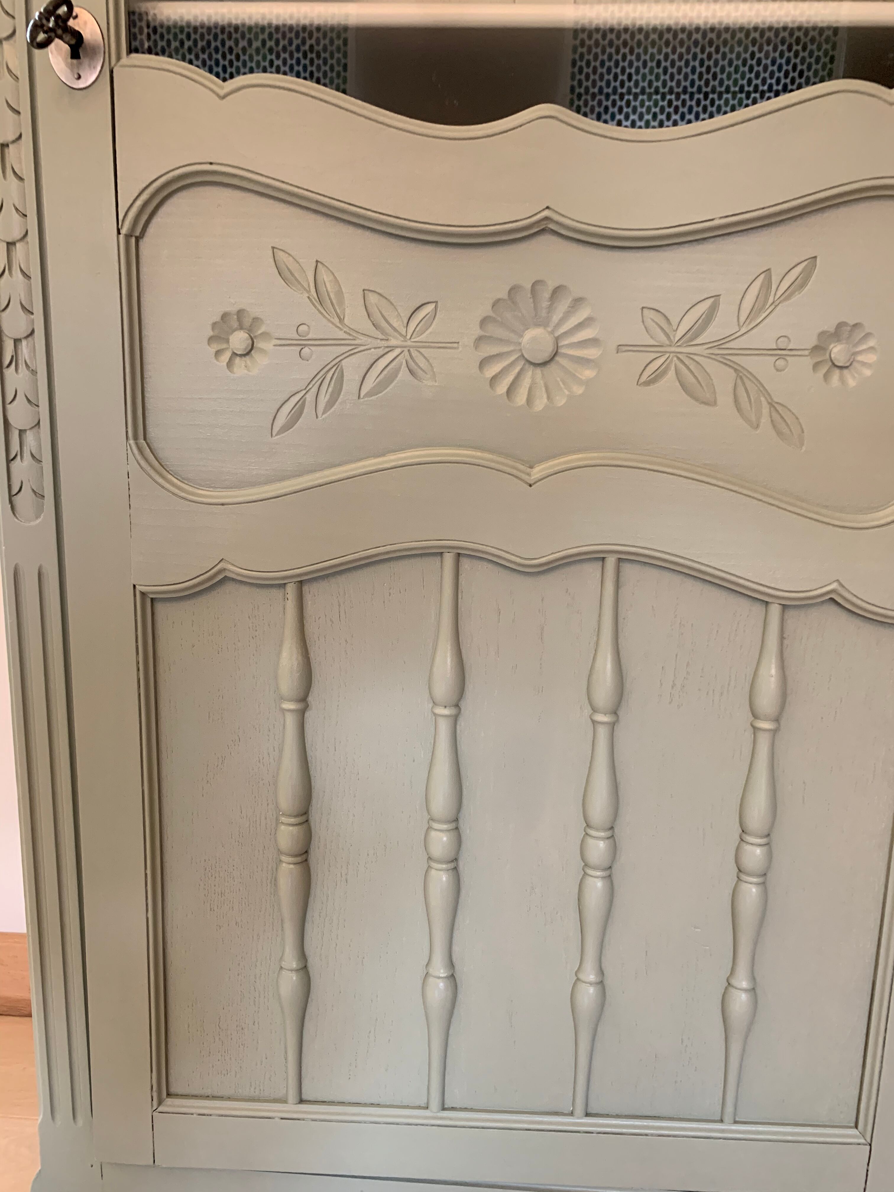 Glass-glazed bonnetière