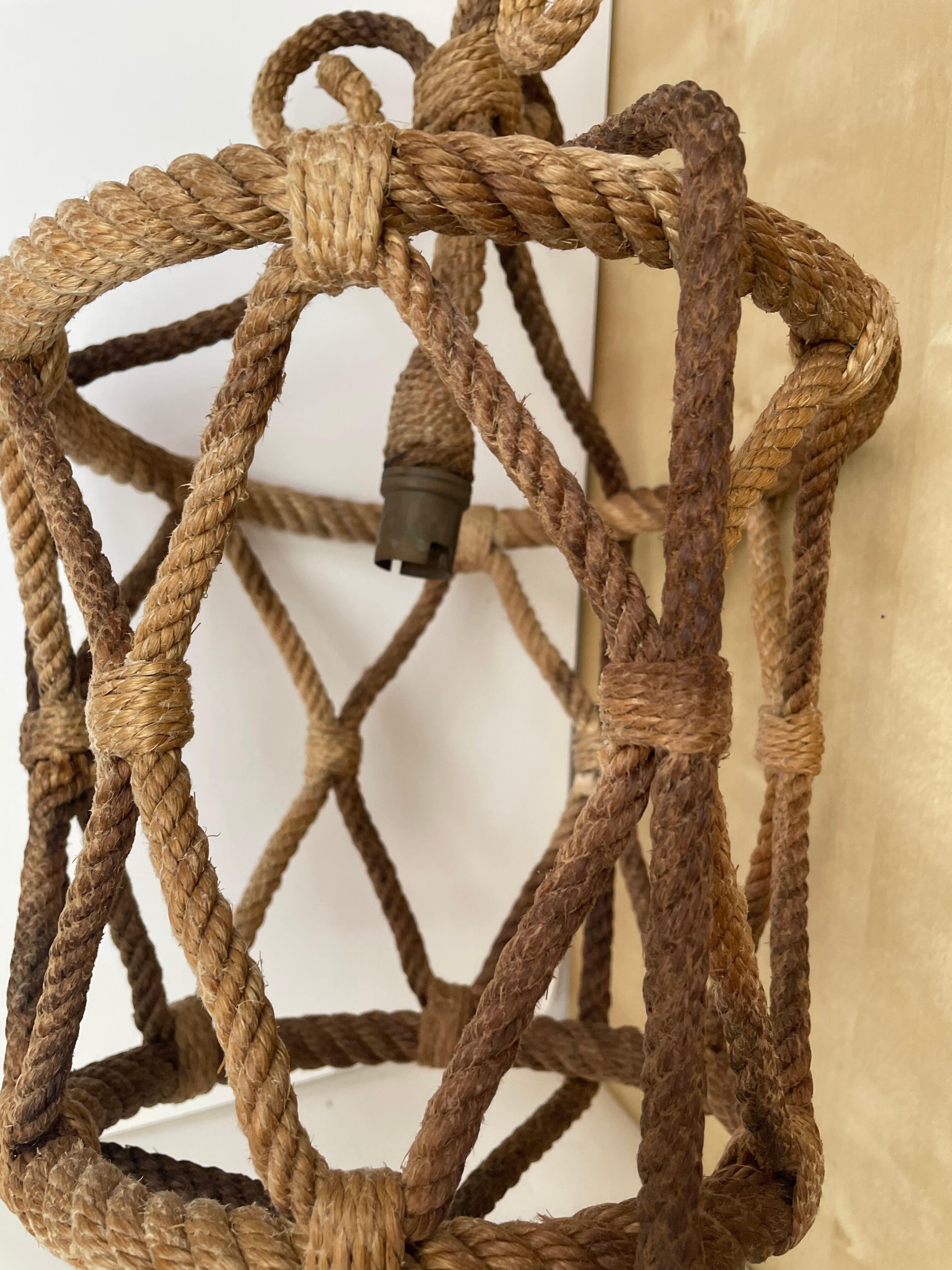 Rope lantern suspension