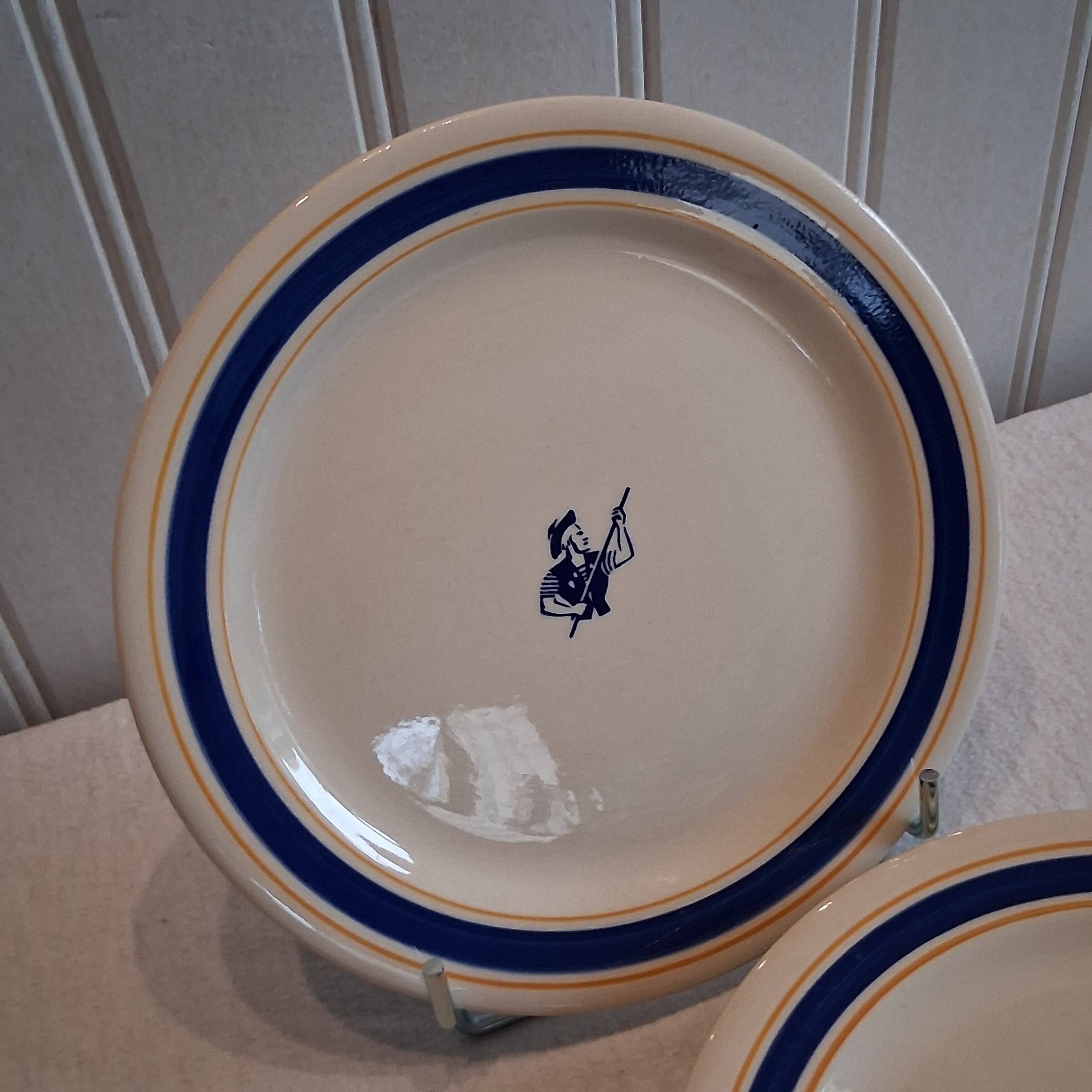 Set of 7 advertising plates from Gien "Gondolo" in good condition.