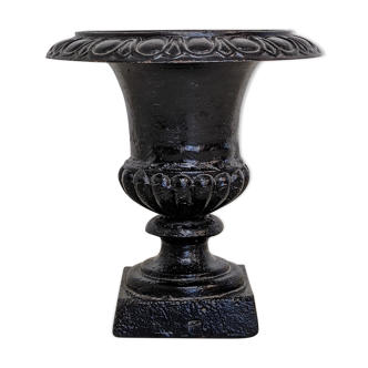 Medici style cast iron garden basin, circa 1890