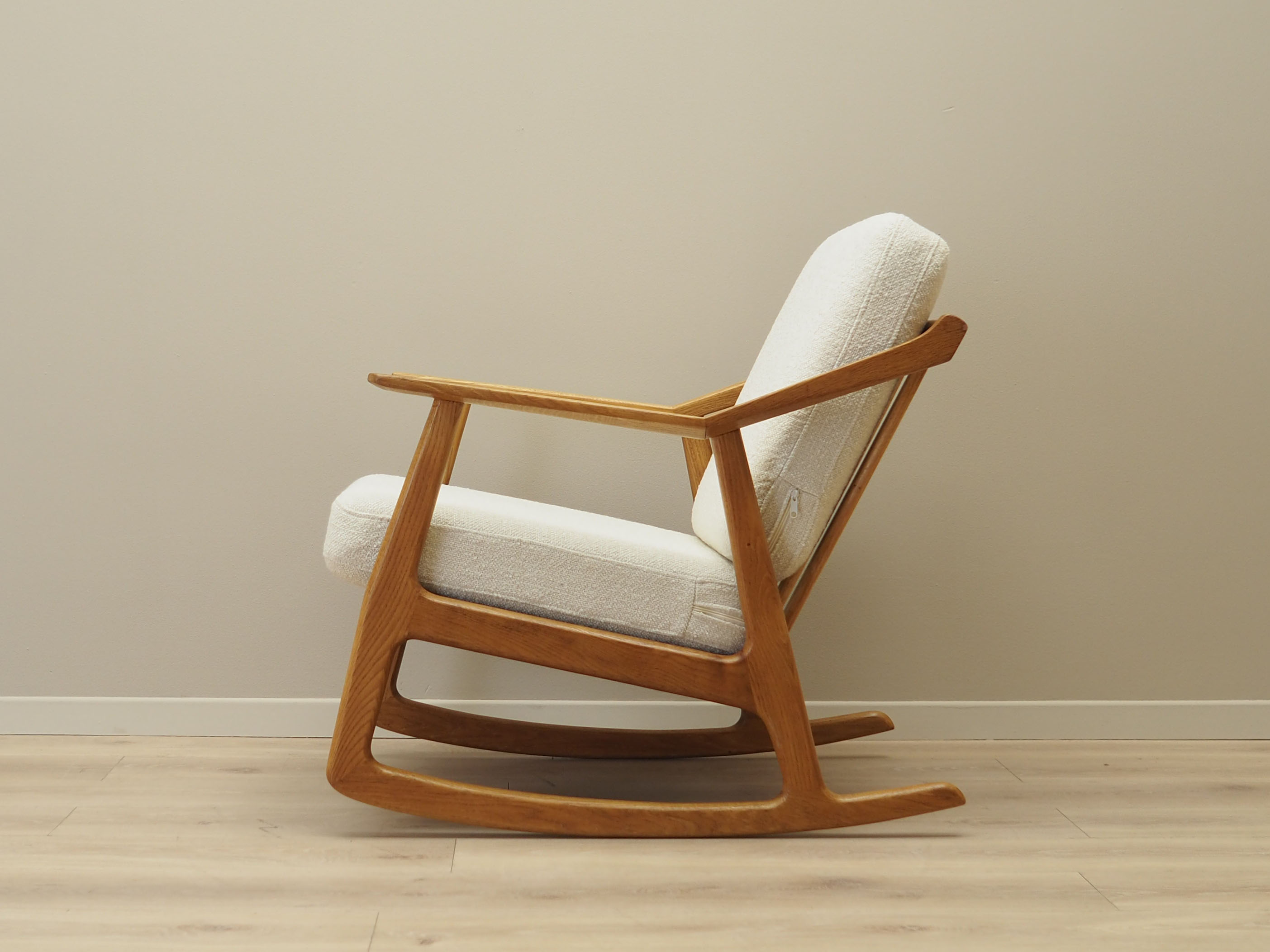 Fauteuil à bascule en chêne, design danois, années 1960, designer: H. Brockmann Petersen, production: Randers Møbelf