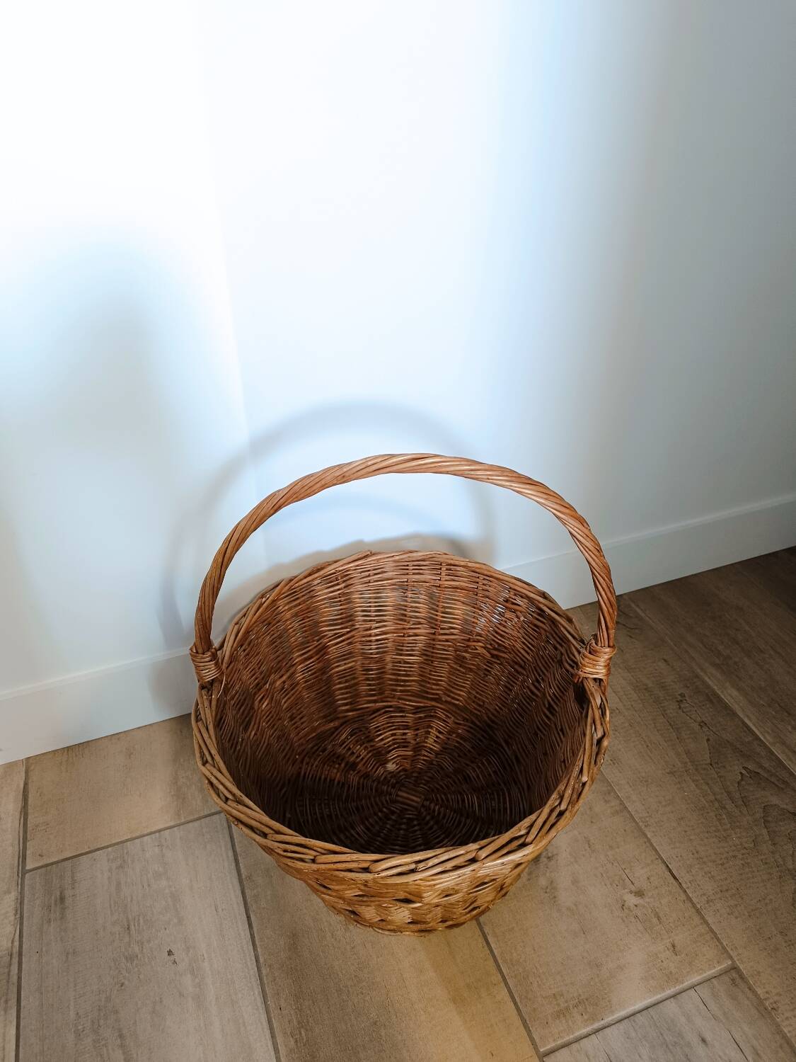 Large round vintage wicker basket