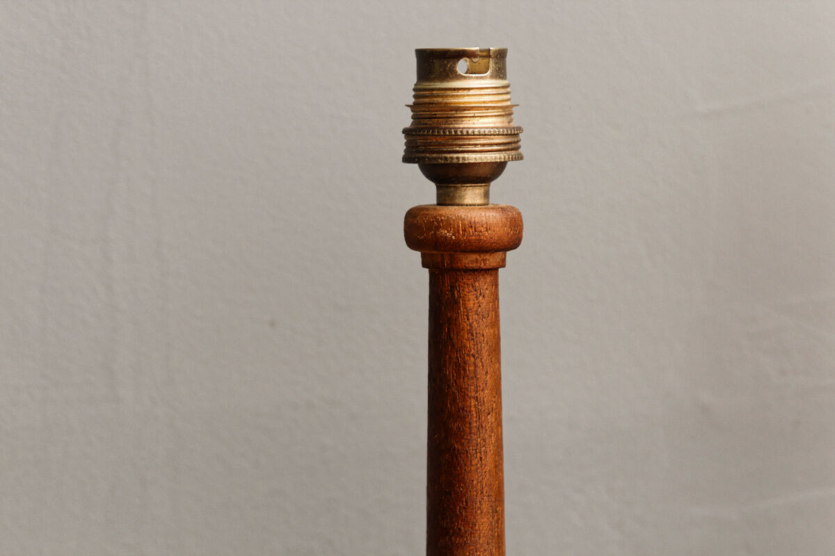 Pair of turned wooden baluster lamps