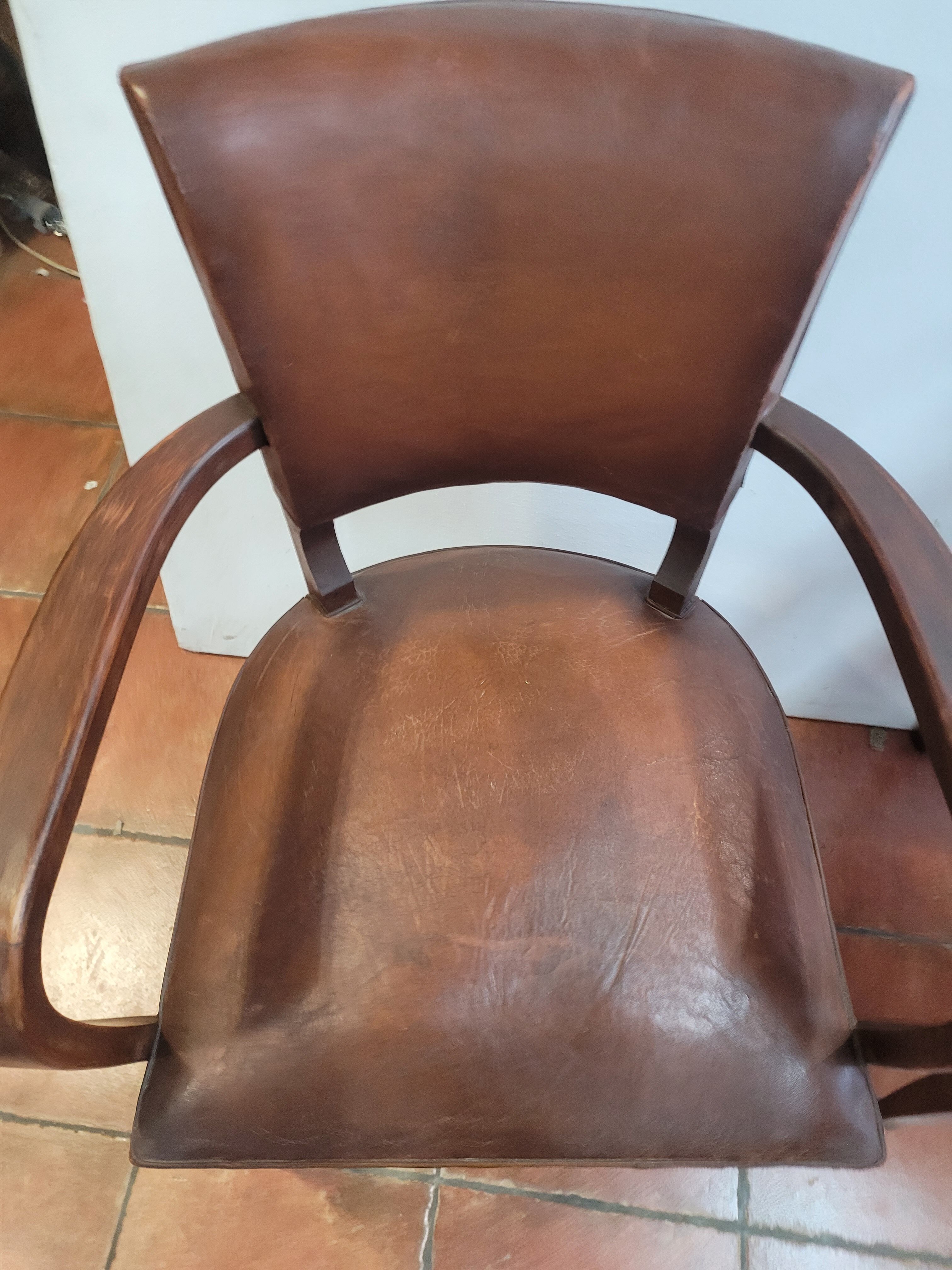 Paire de fauteuils bridge ancien en cuir