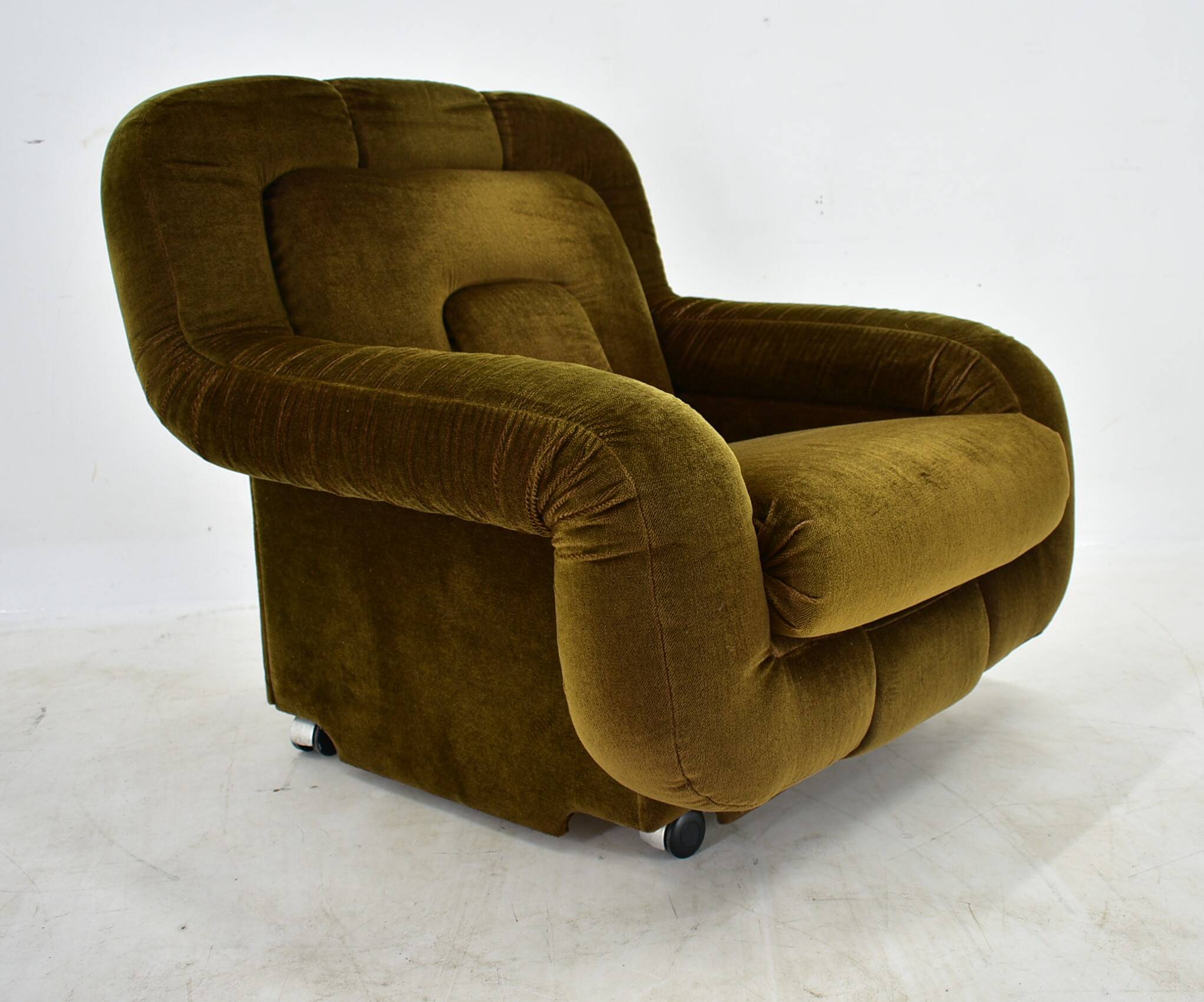 Pair of rare mid-century lounge armchairs, Italy, 1970s