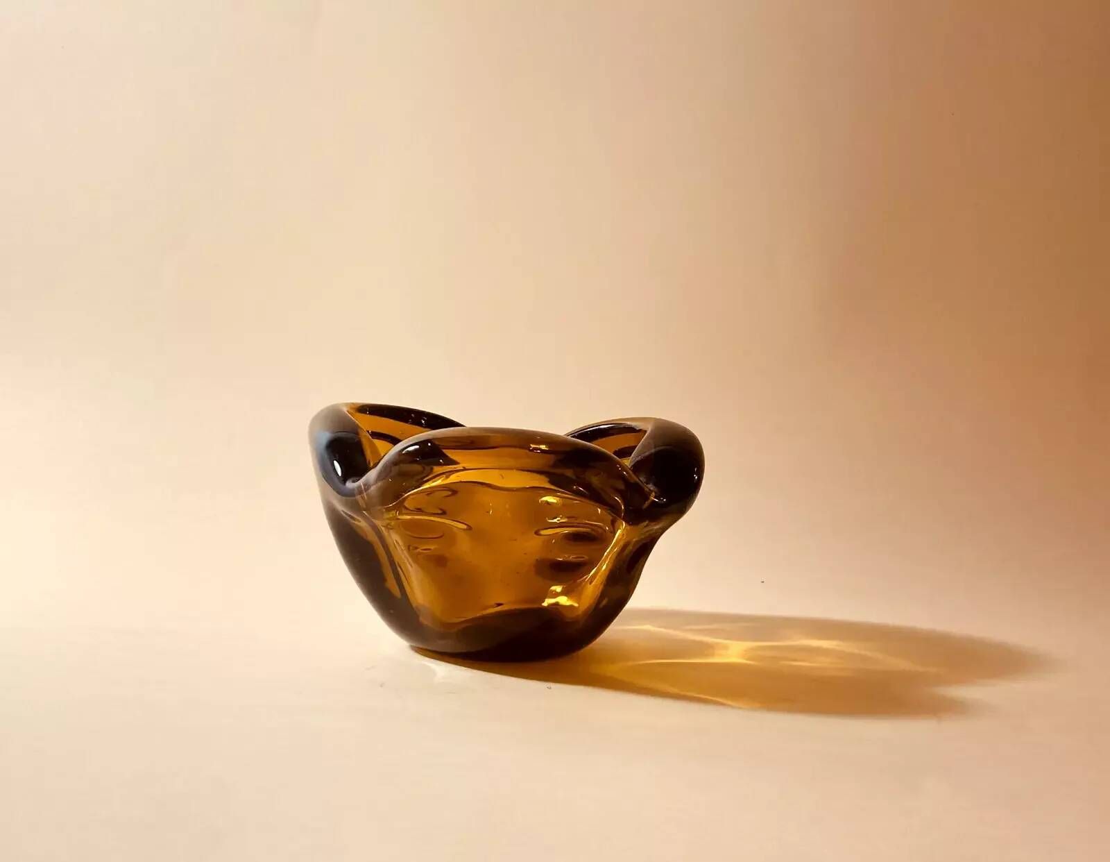 Modern vintage glass bowl Gyula Budveszel Hungary 1990s
