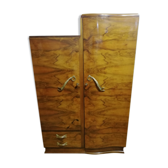 Armoire asymétrique art déco en loupe de noyer