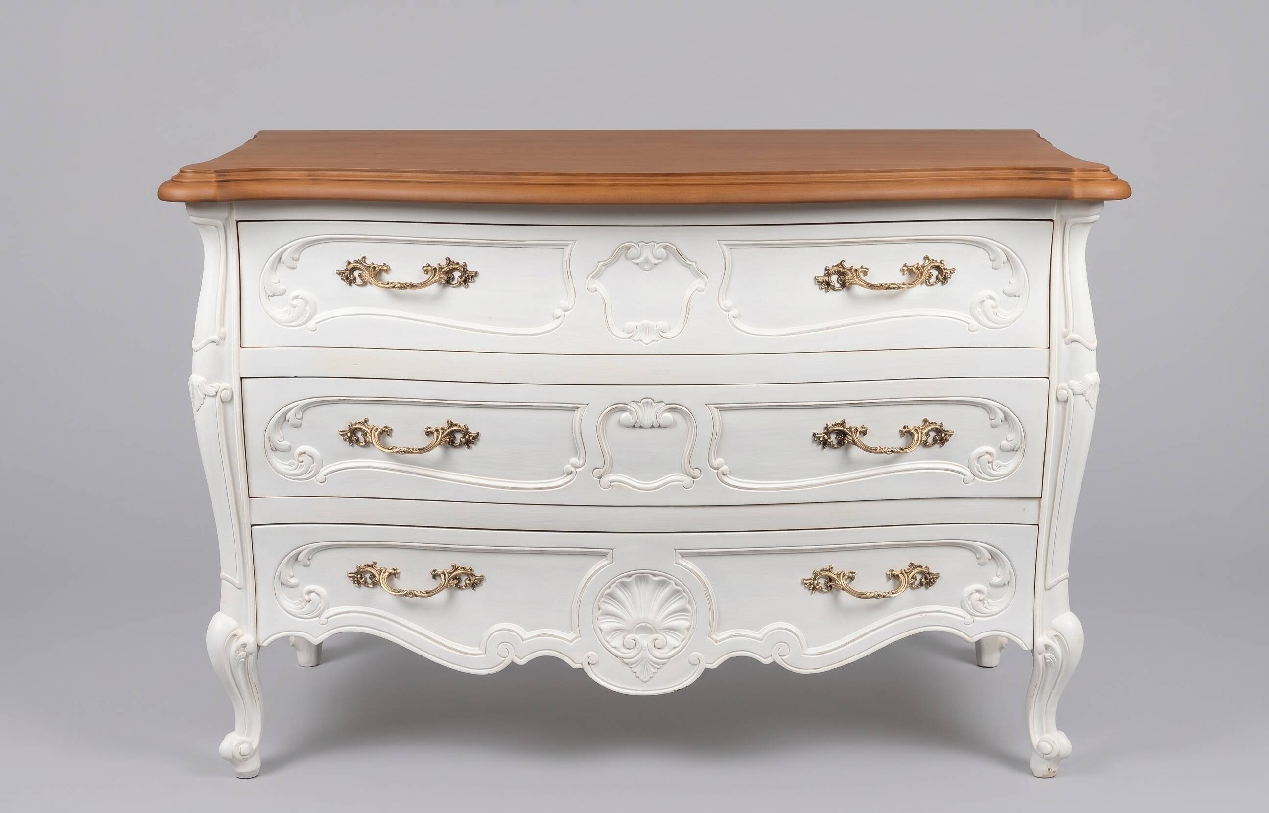 Antique chest of drawers