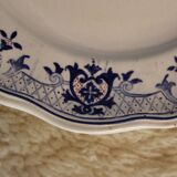 Set of 8 large flat plates + 1 round dish - longchamp