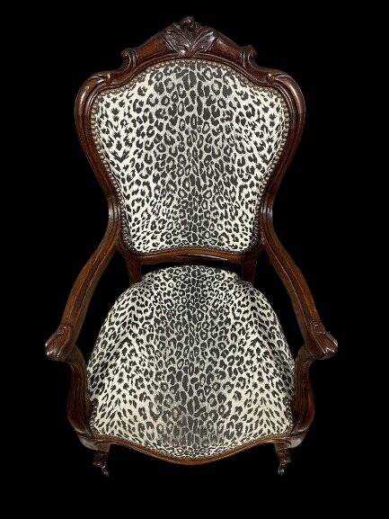 Pair of violin-shaped armchairs from the Napoléon III period in mahogany, 19th century.