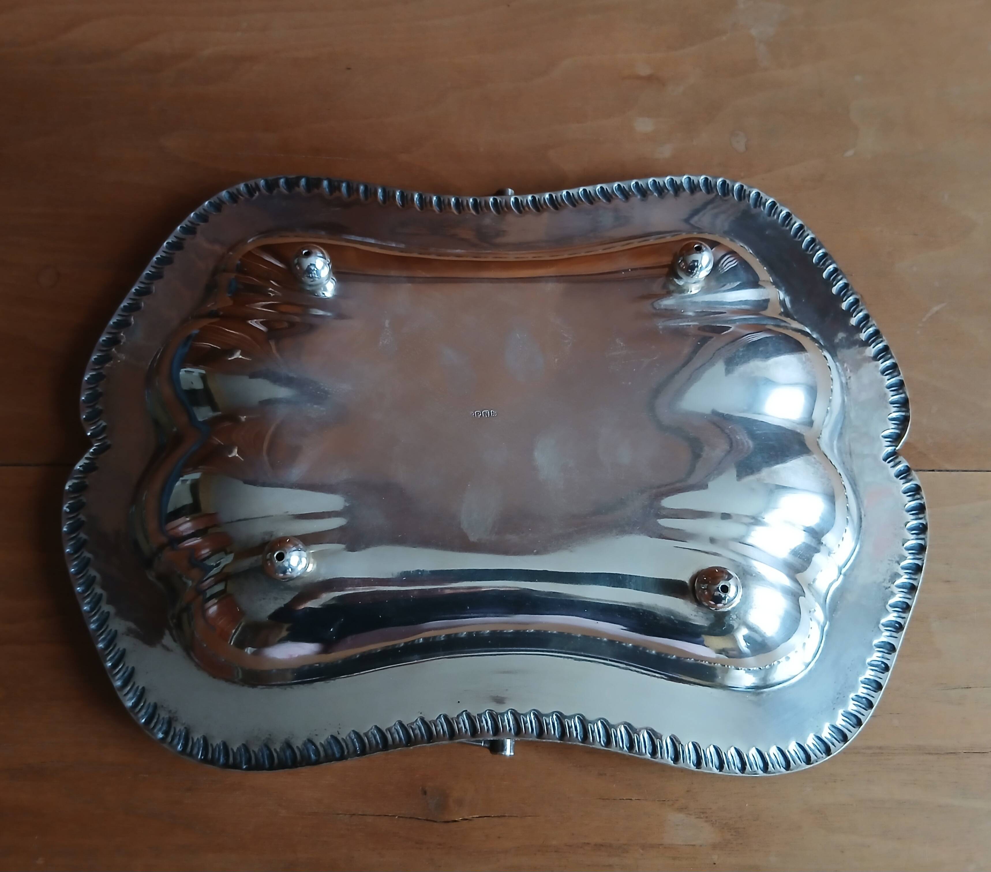 Panier en métal argenté