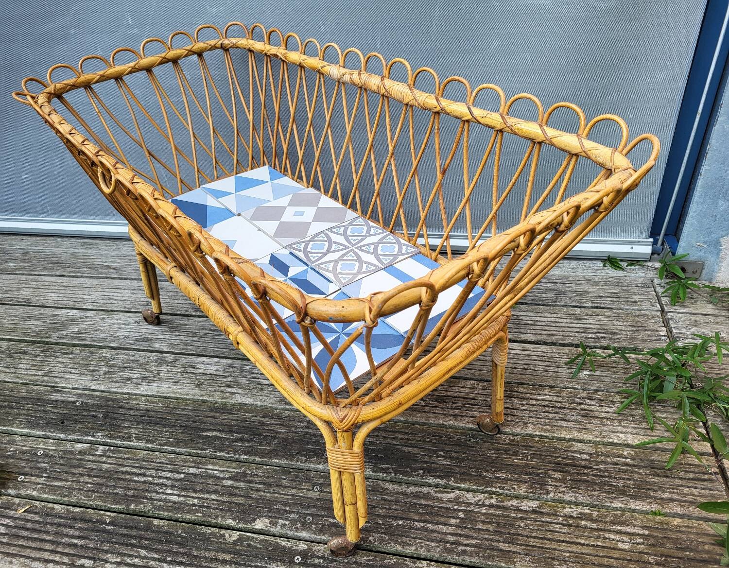 Nursery basket for green plants