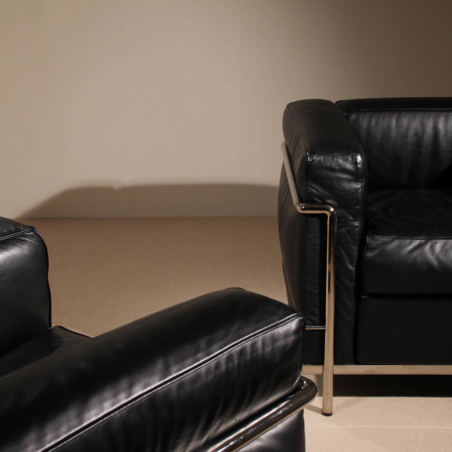 Two ‚LC2‘ Armchairs by Le Corbusier, P. Jeanneret, C. Perriand for Cassina