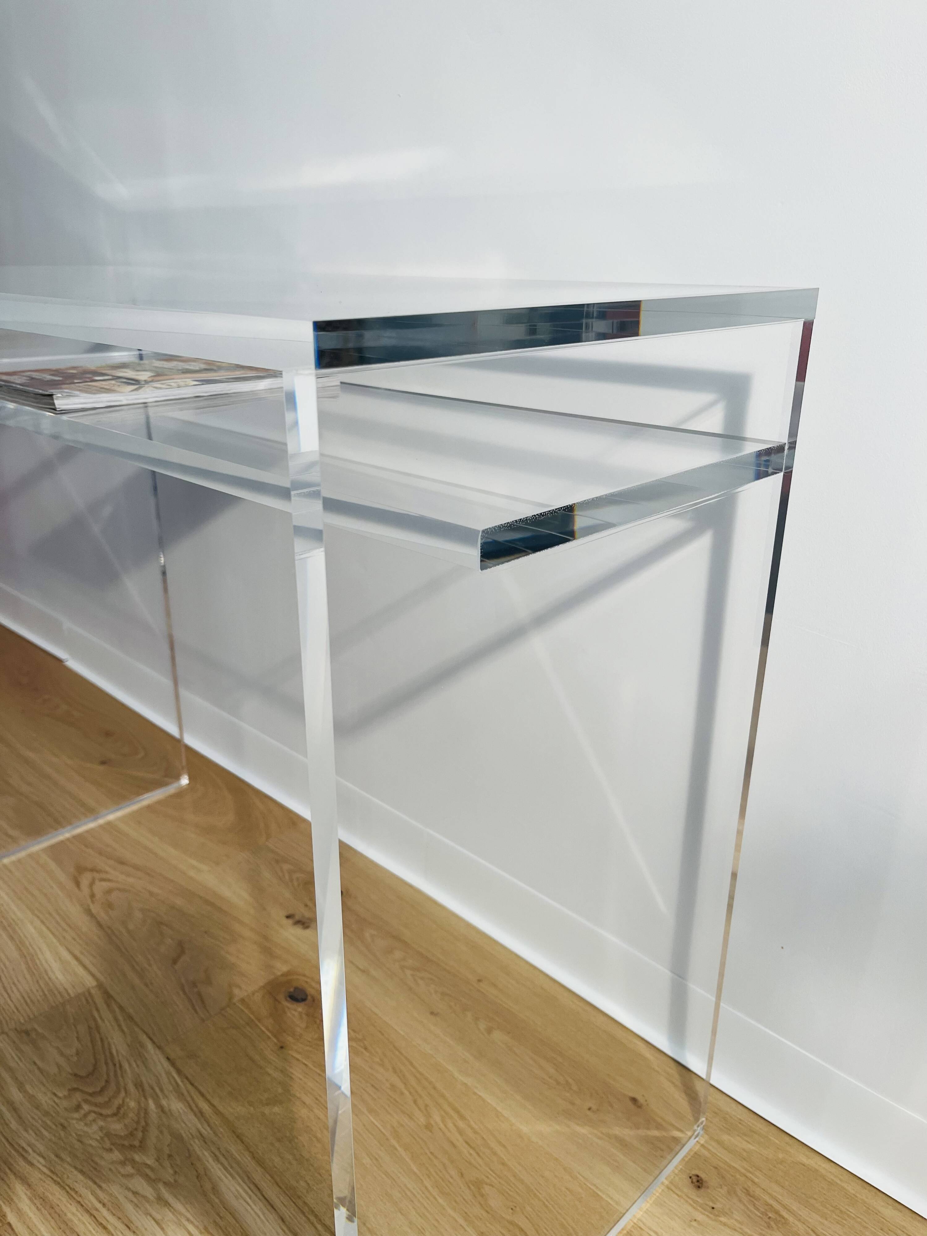 Desk or console in plexiglass