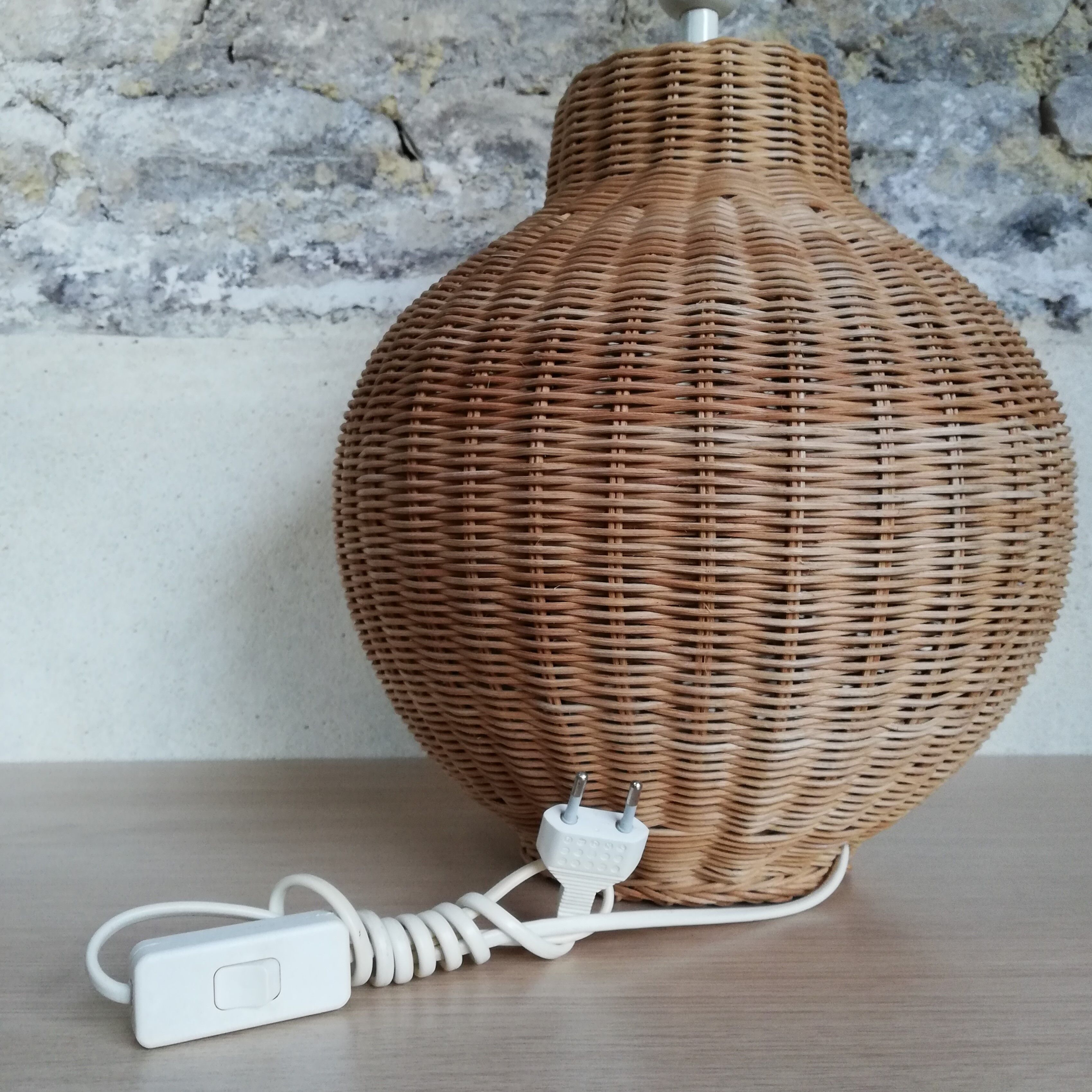 Rattan lamp foot