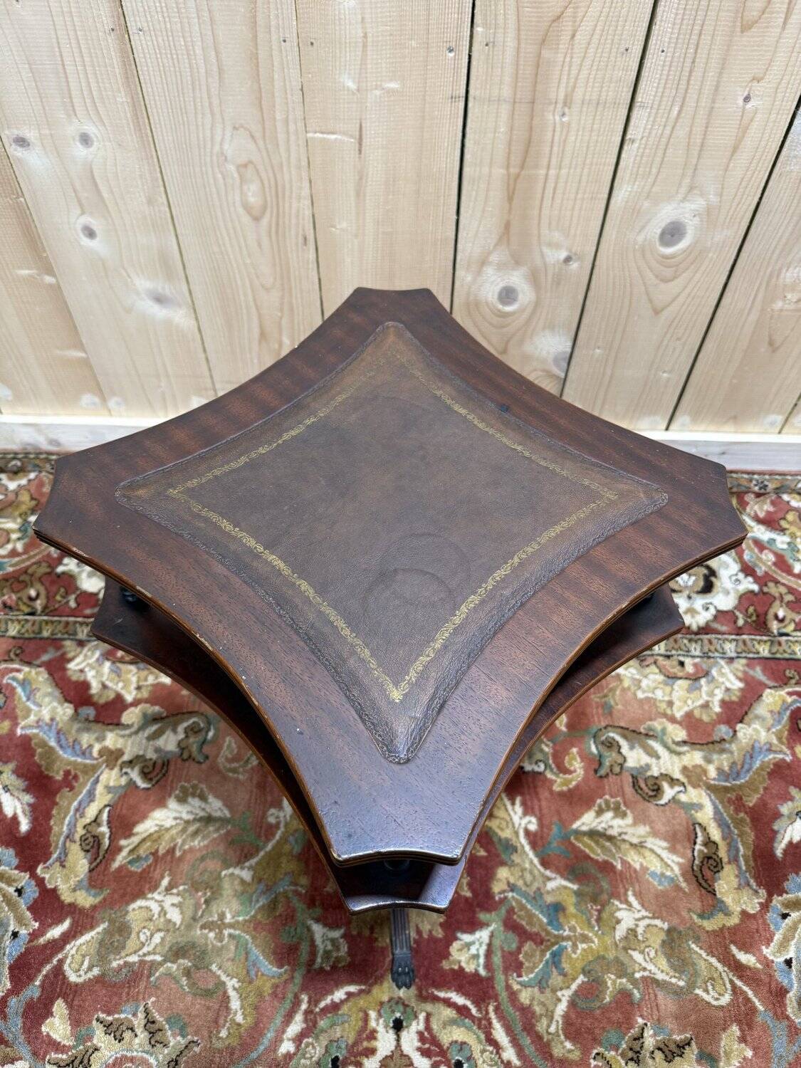 Tripod gueridon in English style