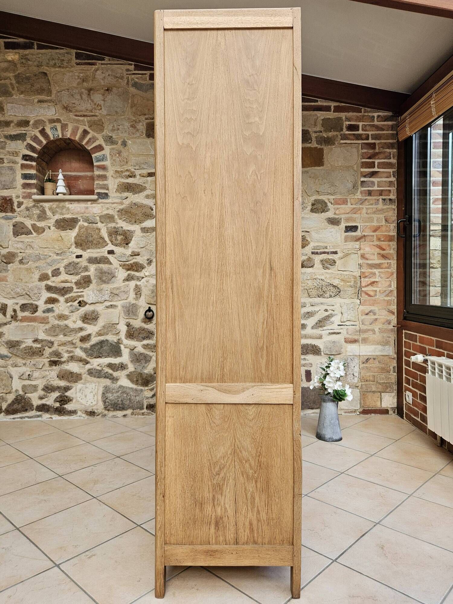 Parisian display cabinet