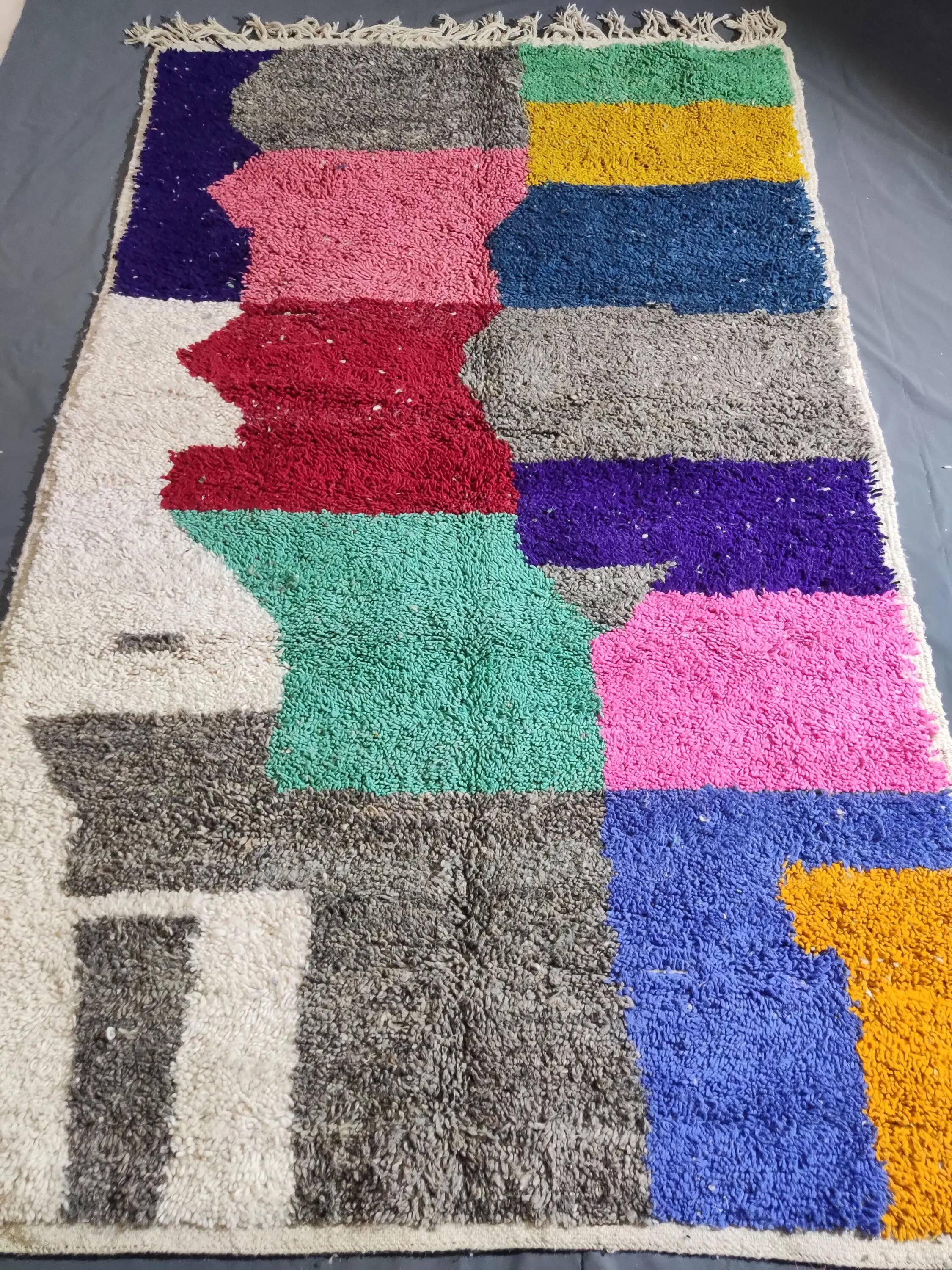 Large artisanal Moroccan rug 2.5 x 1.5 m