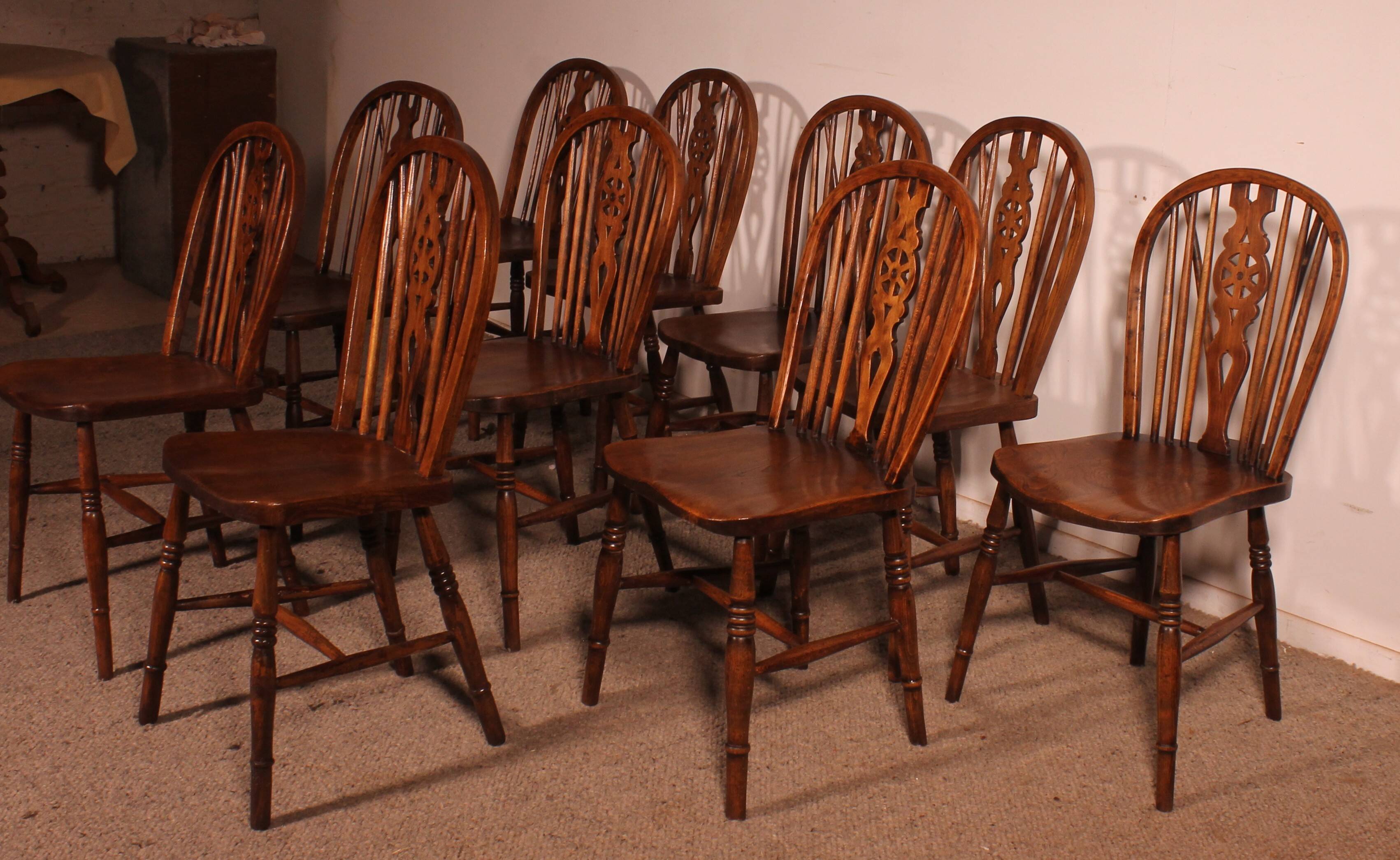 Set Of 10 19th Century Windsor Wheelback Chairs