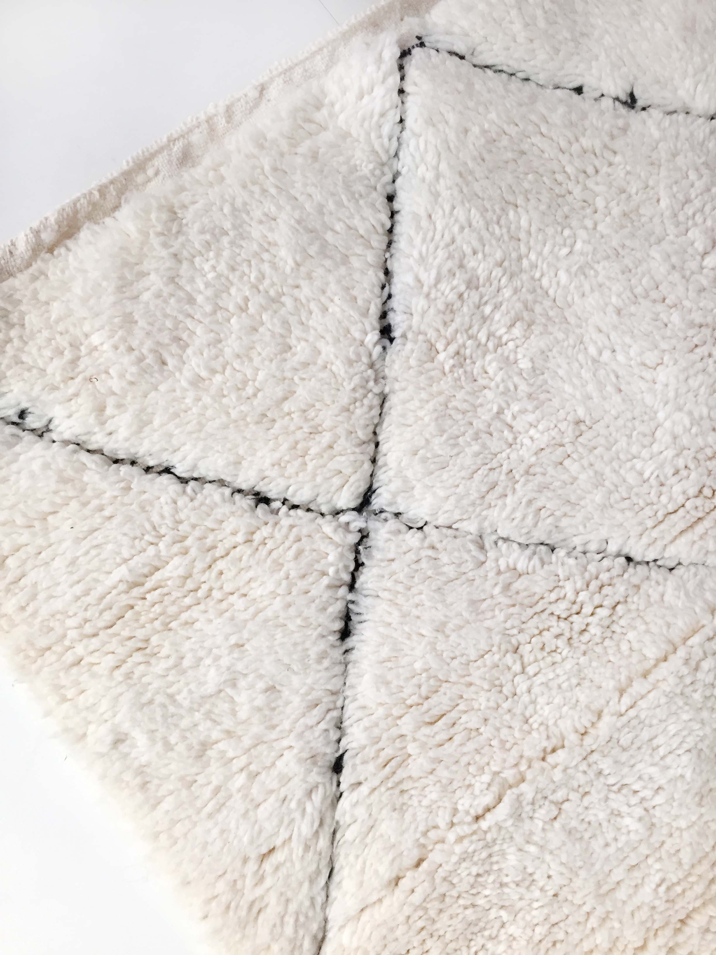 Moroccan Berber carpet blessed ouarain ecru with black diamonds engraved 148x108cm