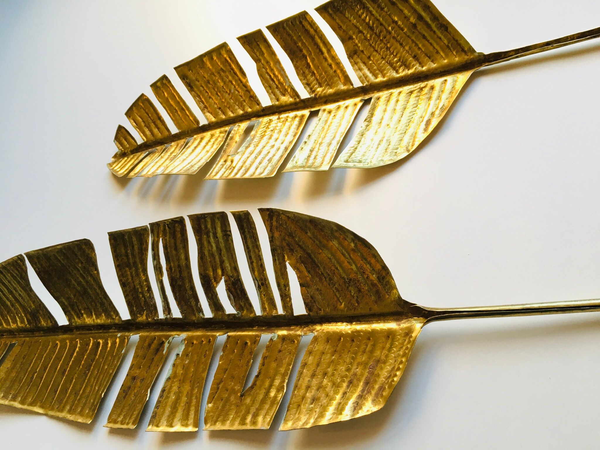 Set of 2 brass feathers