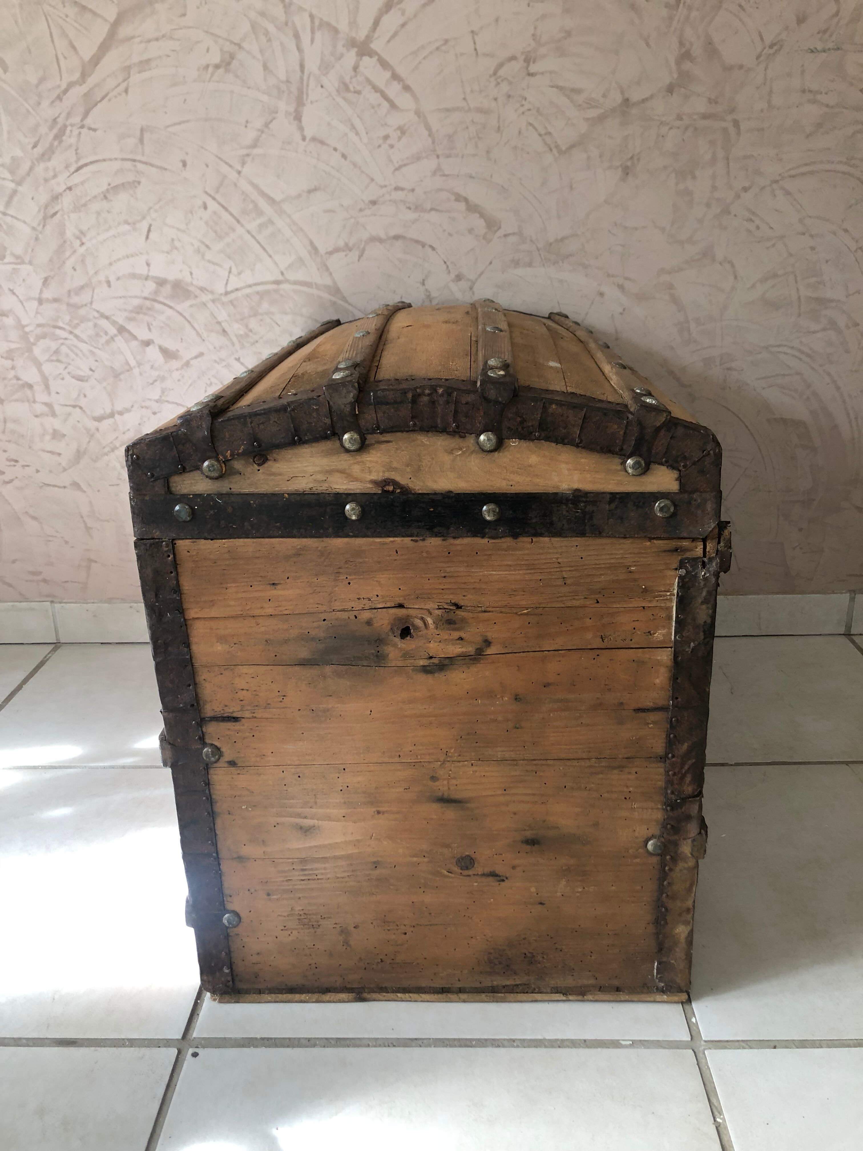 Wooden chest/trunk