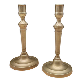 Duo round brass candle holders