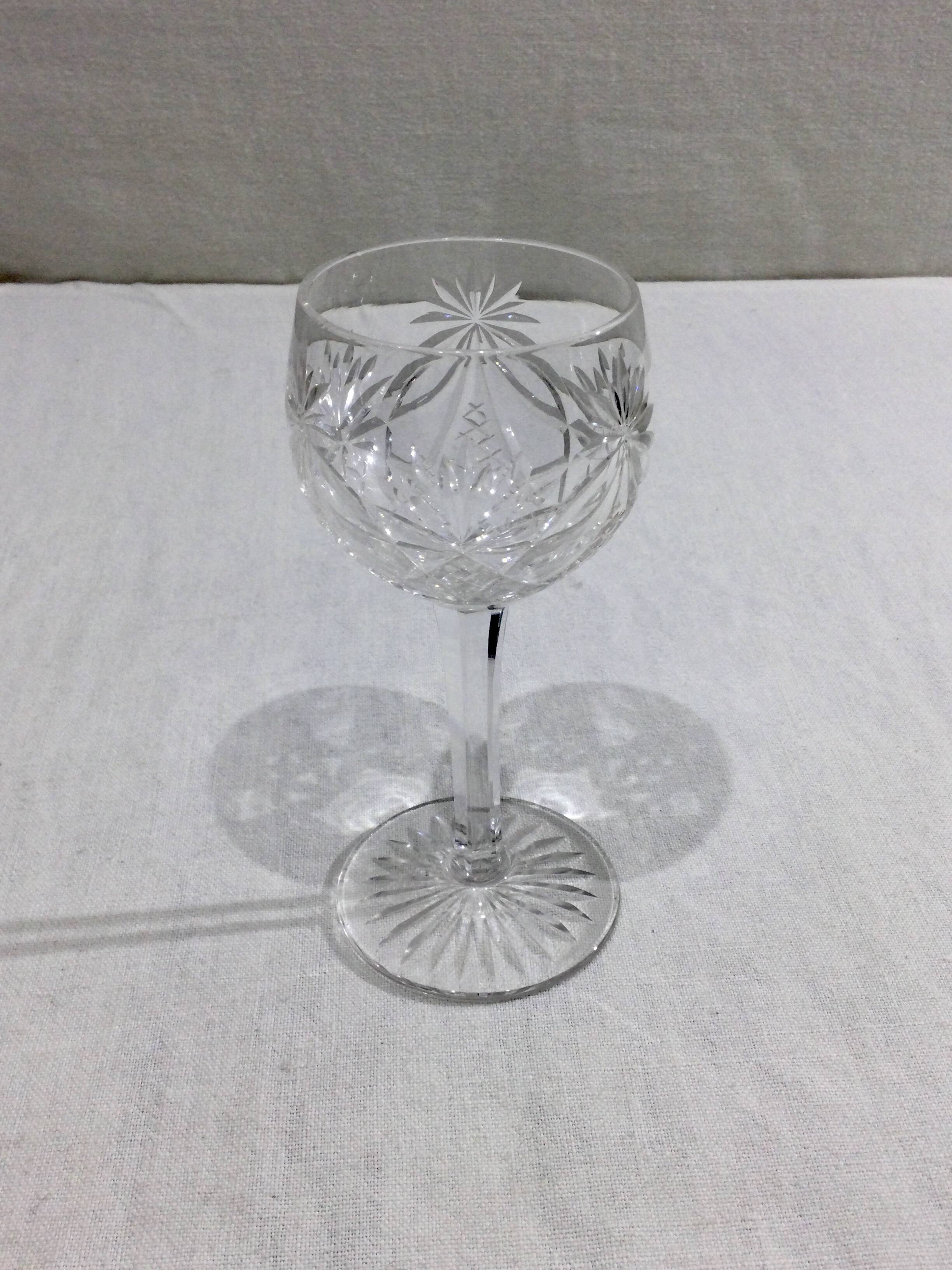 Baccarat – 9 white wine glasses in Baccarat Crystal