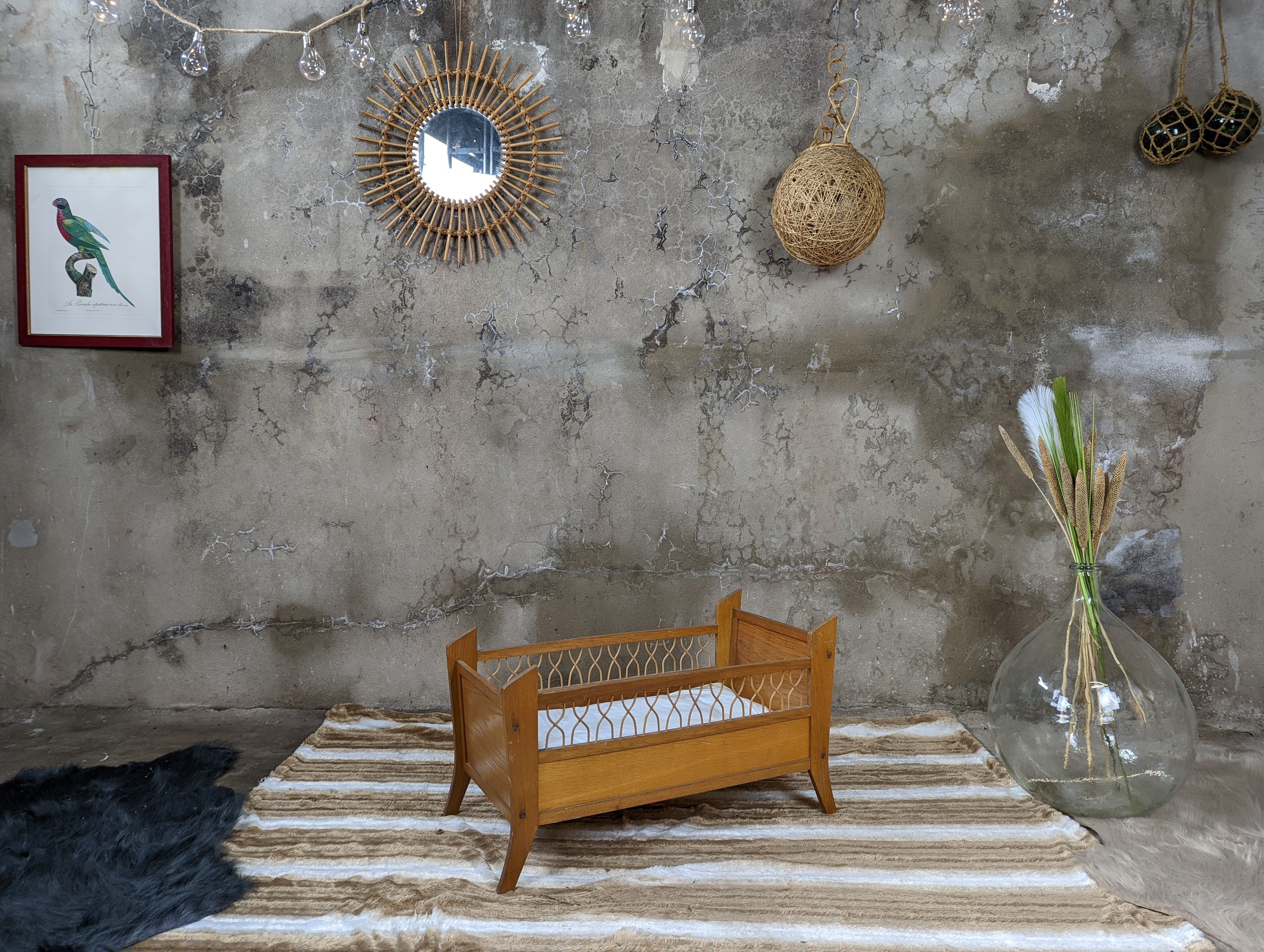 Rattan floor basket for pet