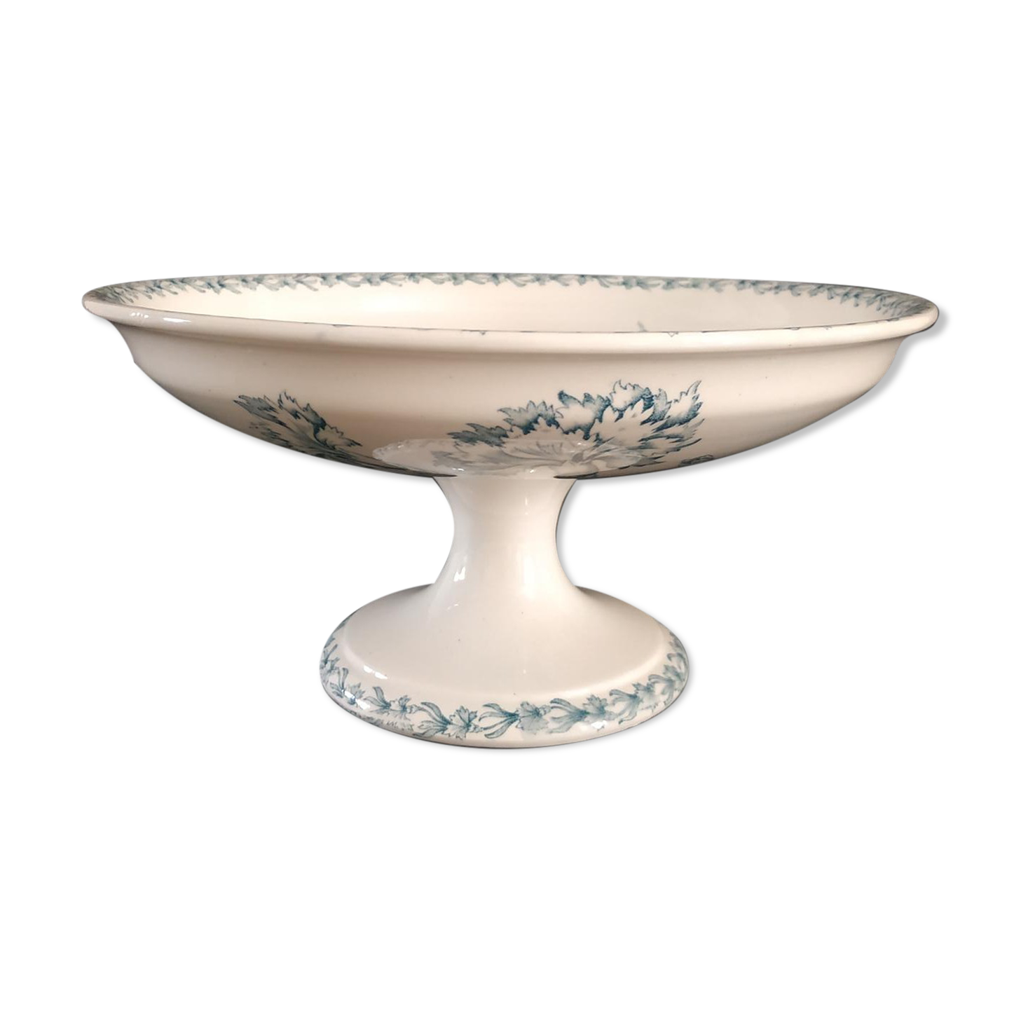 Compotier pied douche en faïence k&g lunéville, daté XIXème siècle. décor œillet.