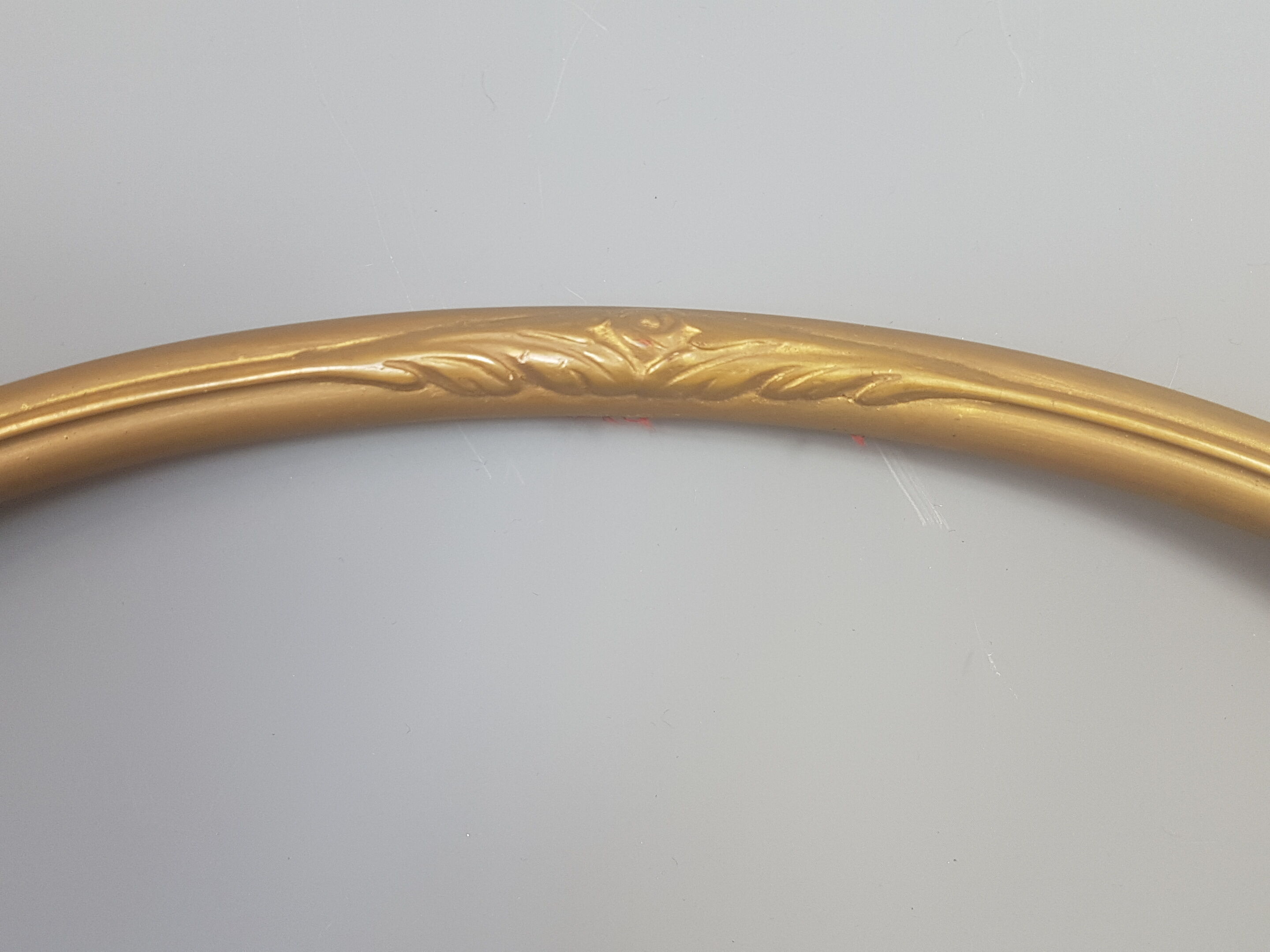Fine old oval frame wood - gilded stucco 42x31 cm
