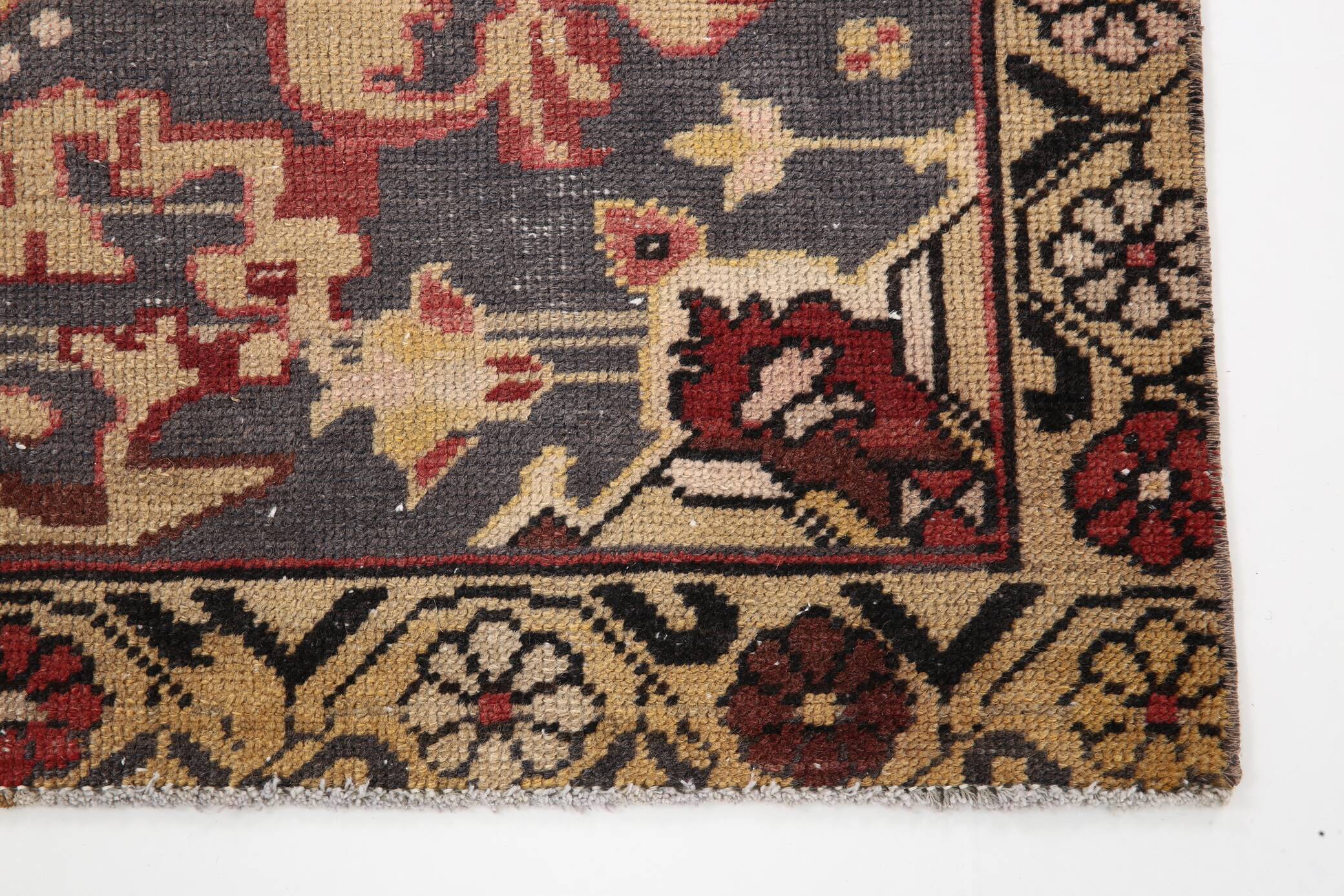 Tapis oriental vintage anatolien rouge bordeaux et noir, laine fait main