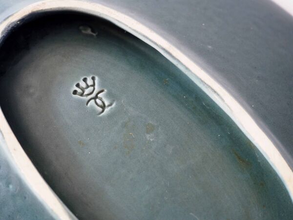 Service assiettes et plats fat lava bleu