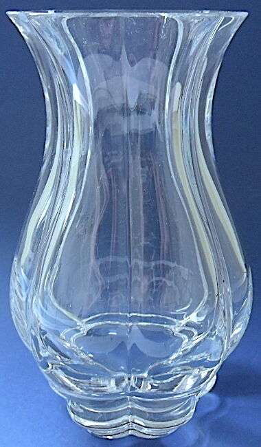 Polylobed vase in colorless crystal from Sèvres
