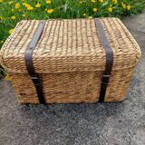 Retro wicker trunk 💐
