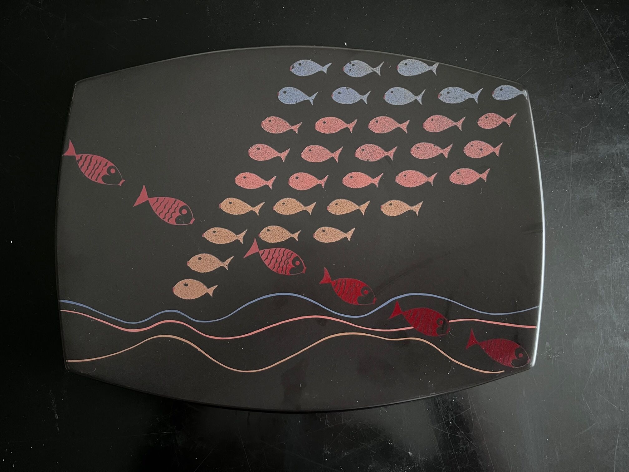 Dish decorated with fish manufacture of salins