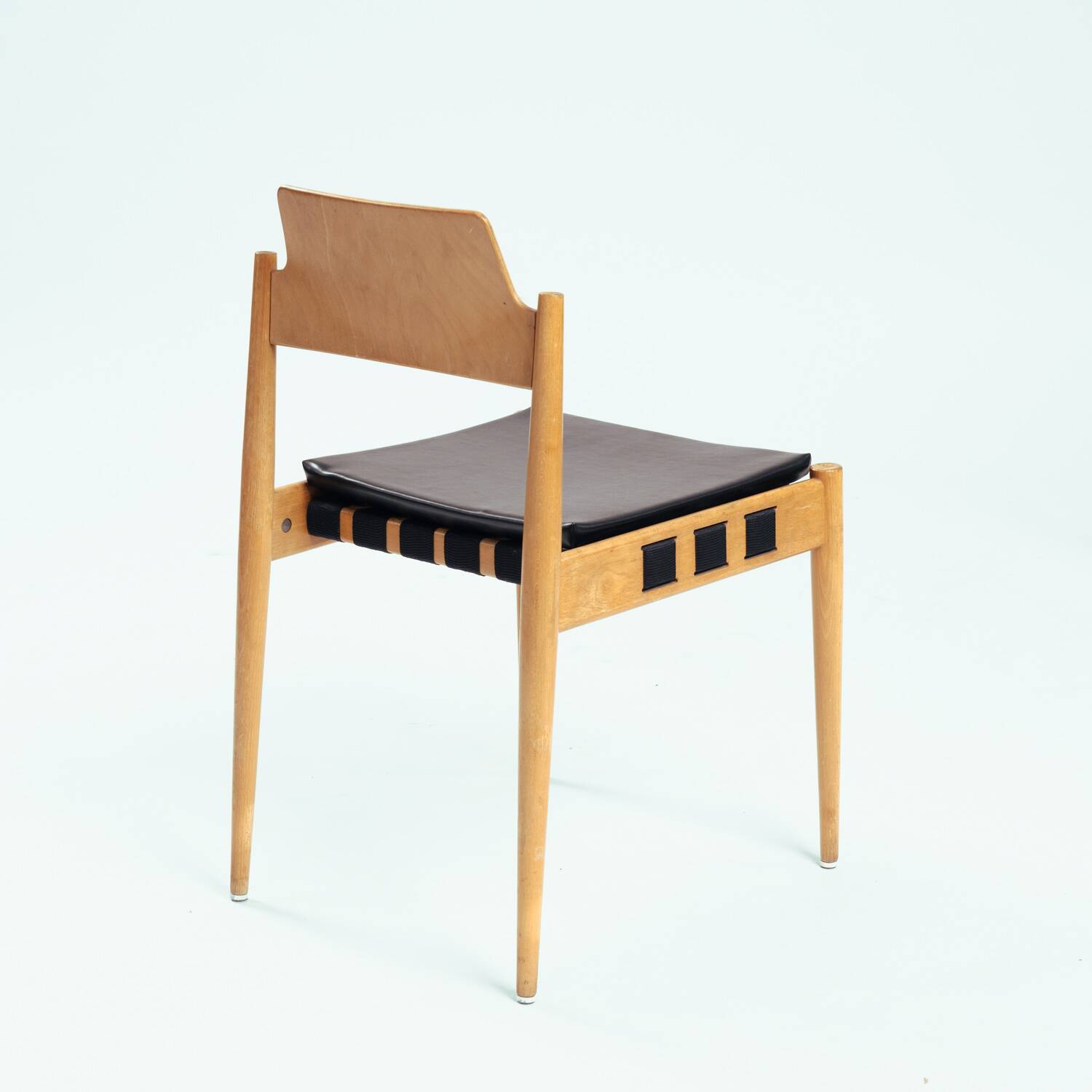 Egon Eiermann se 119 chair