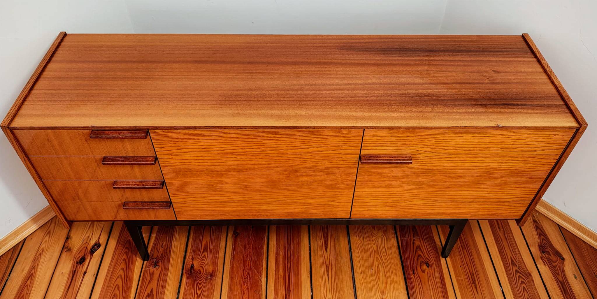 Enfilade par F. Mezuláník pour UP Závody, Tchécoslovaquie 1960