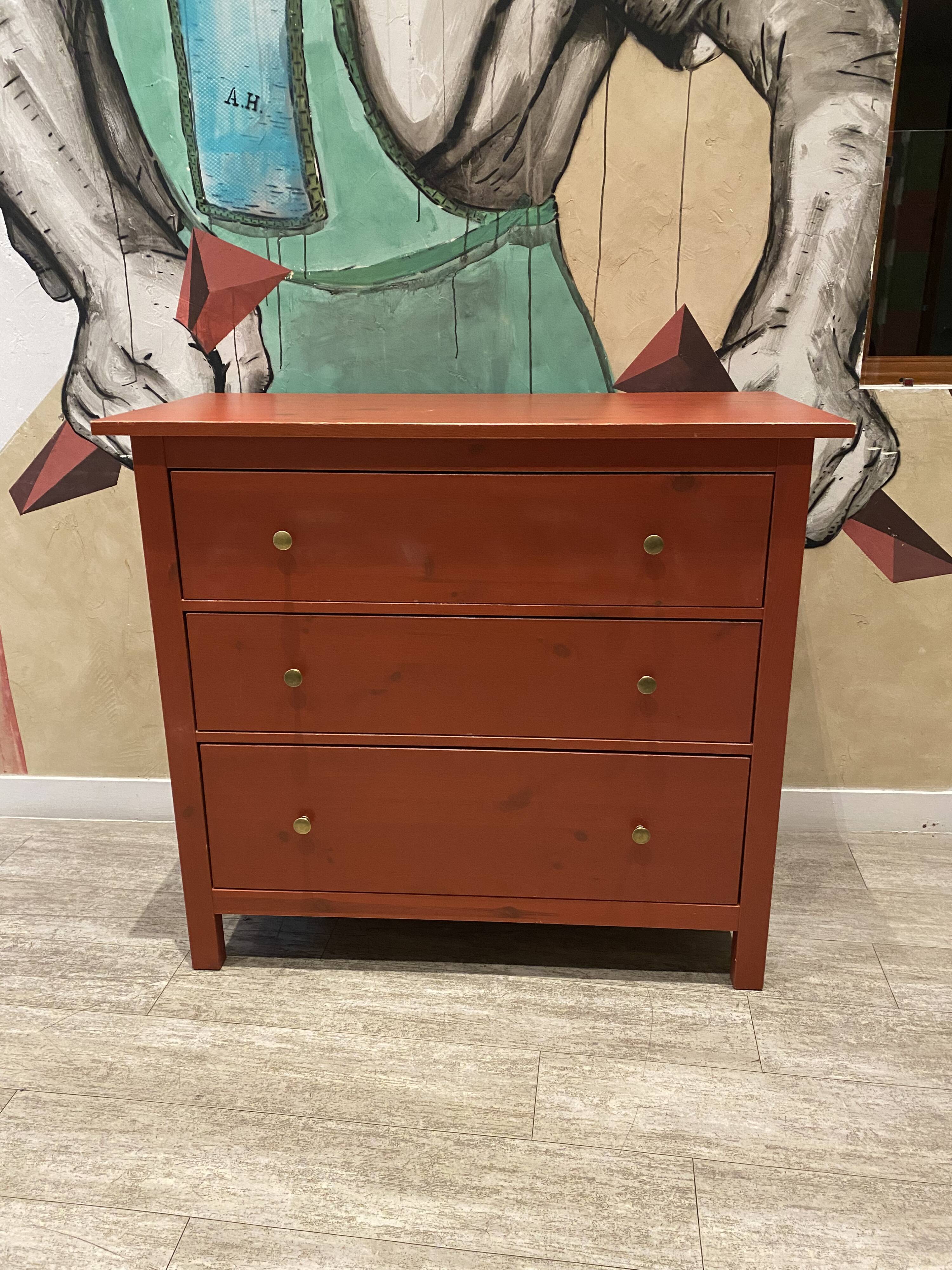 Commode bois rouge