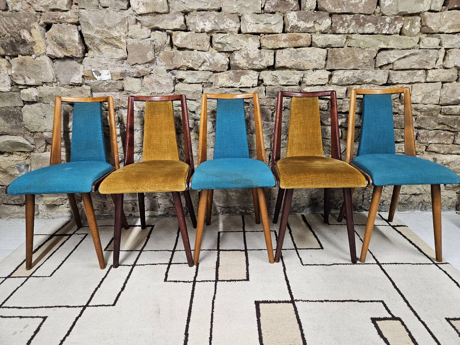 Set of 5 vintage spindle foot bistro chairs 1960"