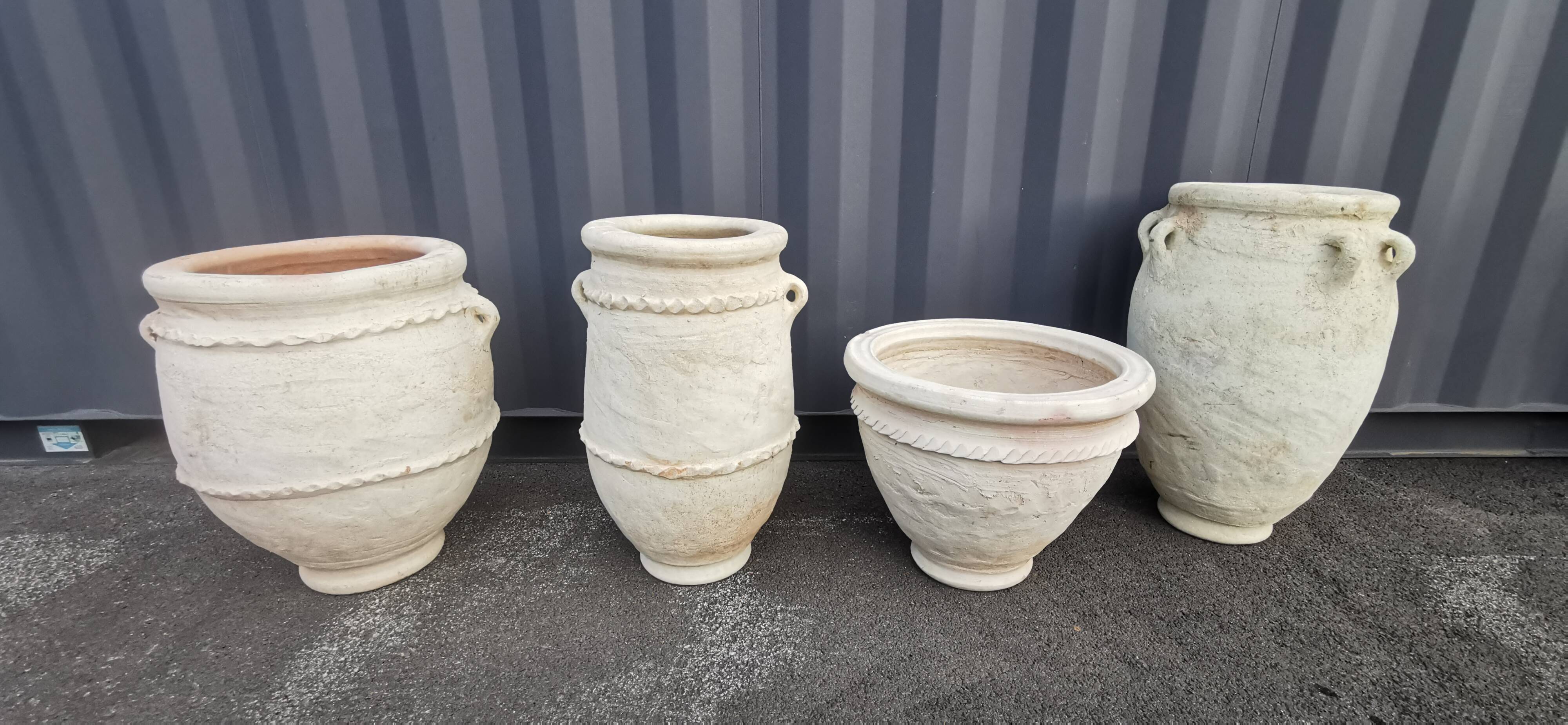 Tamgroute terracotta jar