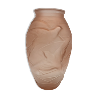 Art Deco vase in moulded, signed and numbered pressed glass Souchon Neuvesel, France - 1930s